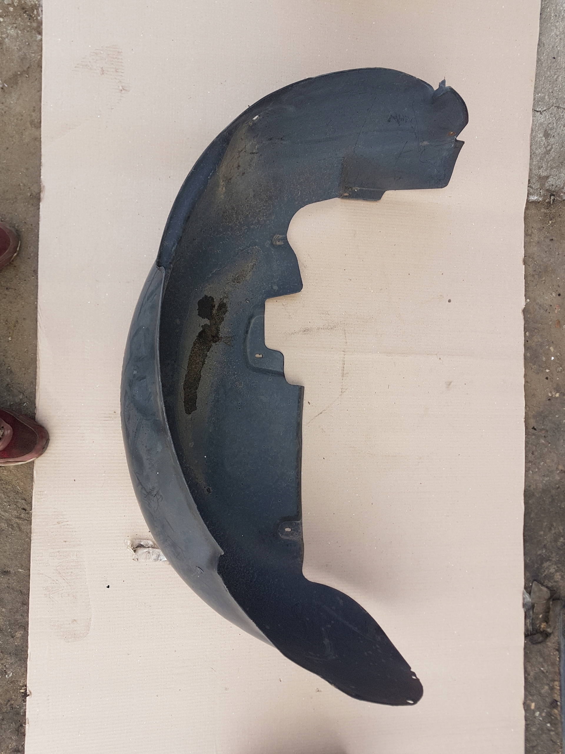 mudguard right rear part AUDI Q7 4L 7L6810972A plastic