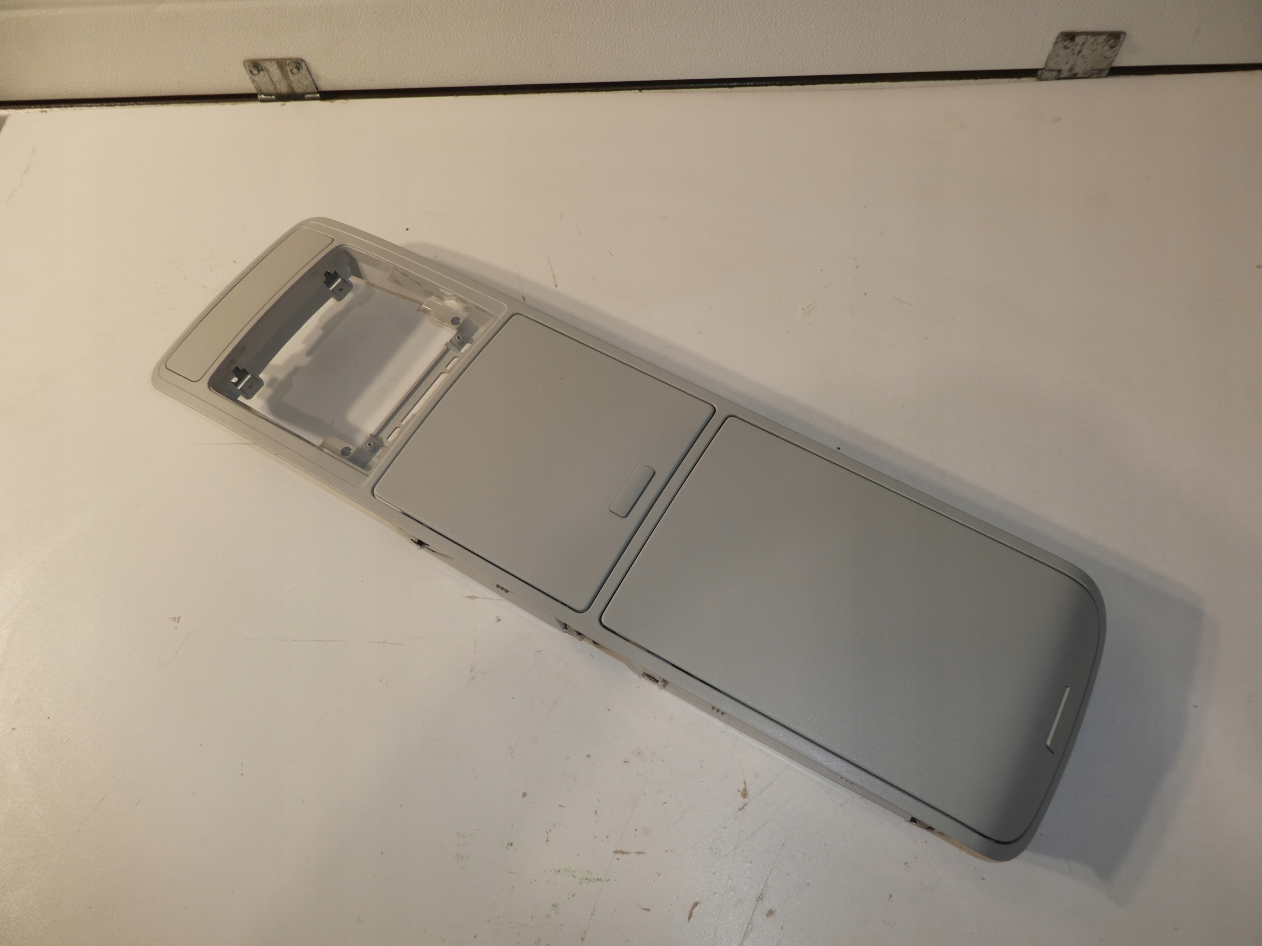 VW HANDSCHUHFACH PANEL PODSUFITOWKI 1T0868403 F/G