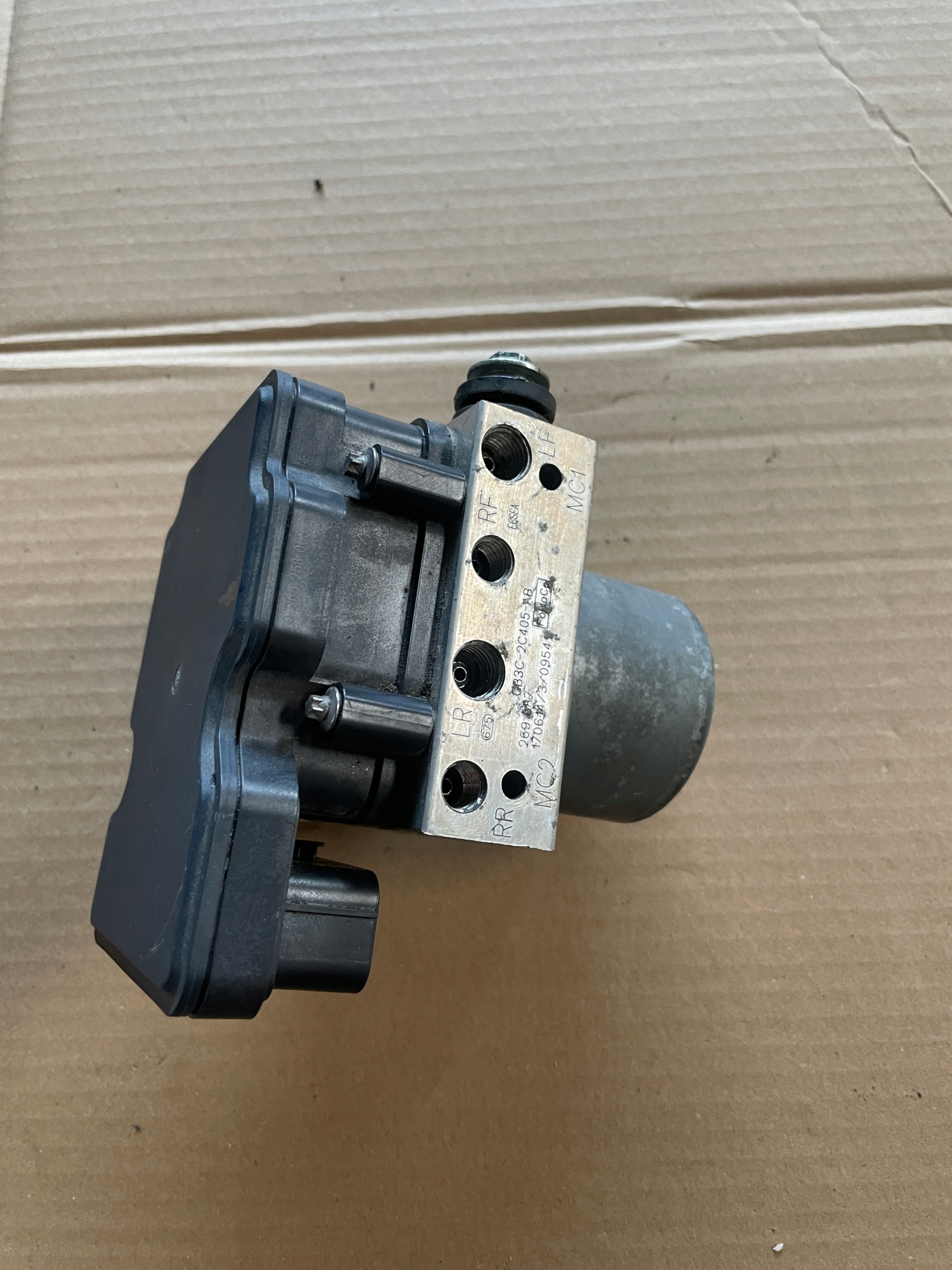 FORD RANGER IV насос GB3C-2C405-AB