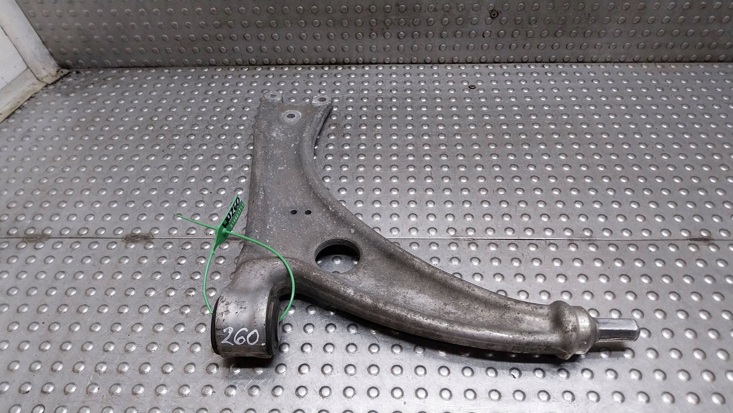 arm left front 3C0407153B VW PASSAT B6 CC 07-12