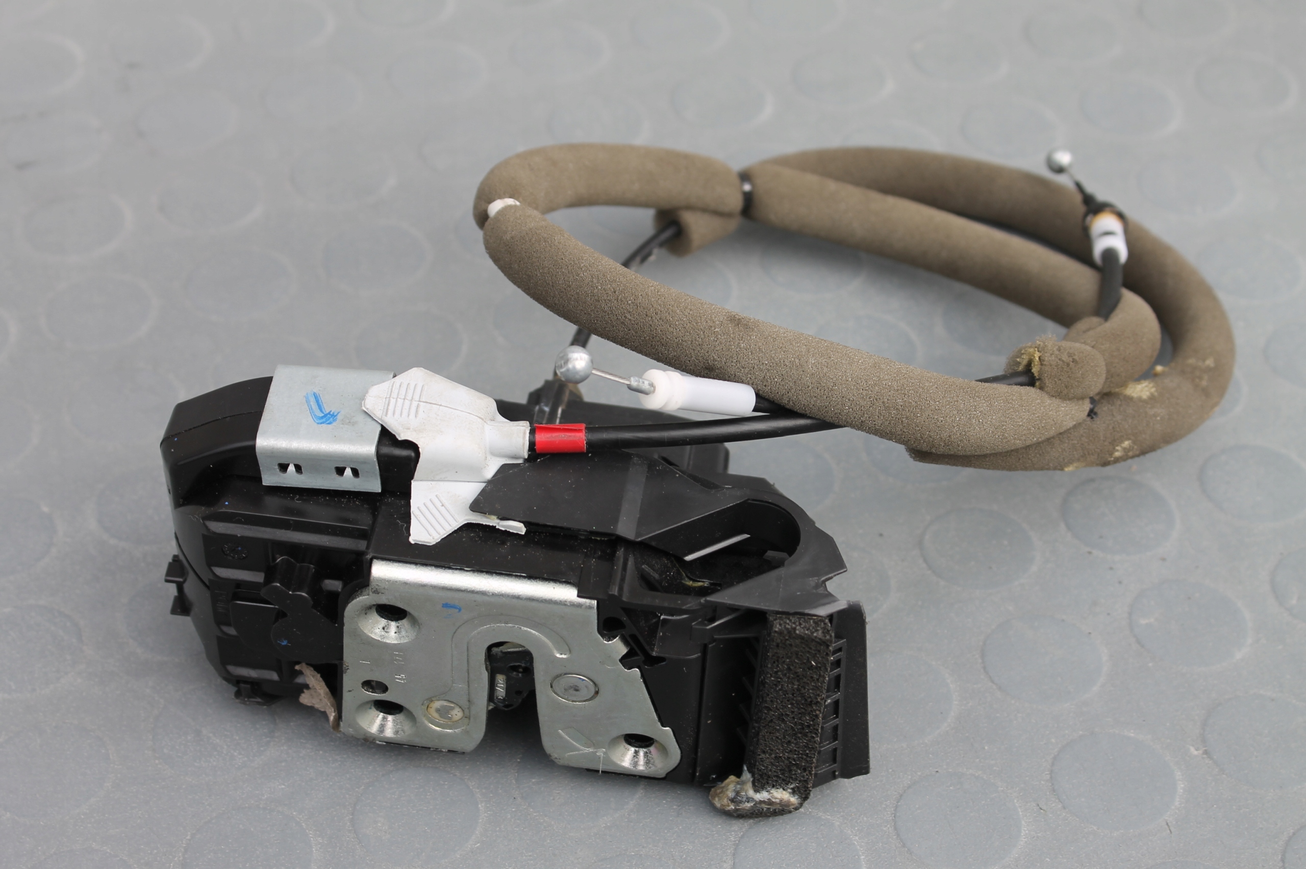 ZAMEK DRZWI LEWY TYŁ TYLNY 3 PIN NISSAN QASHQAI J11 13-21