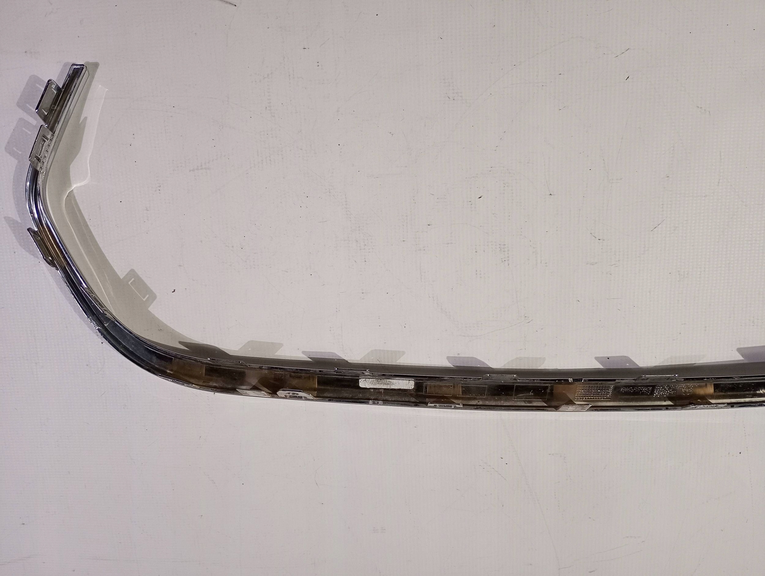 moulding frame cap grille grilla chrom Chrysler Pacifica 2021