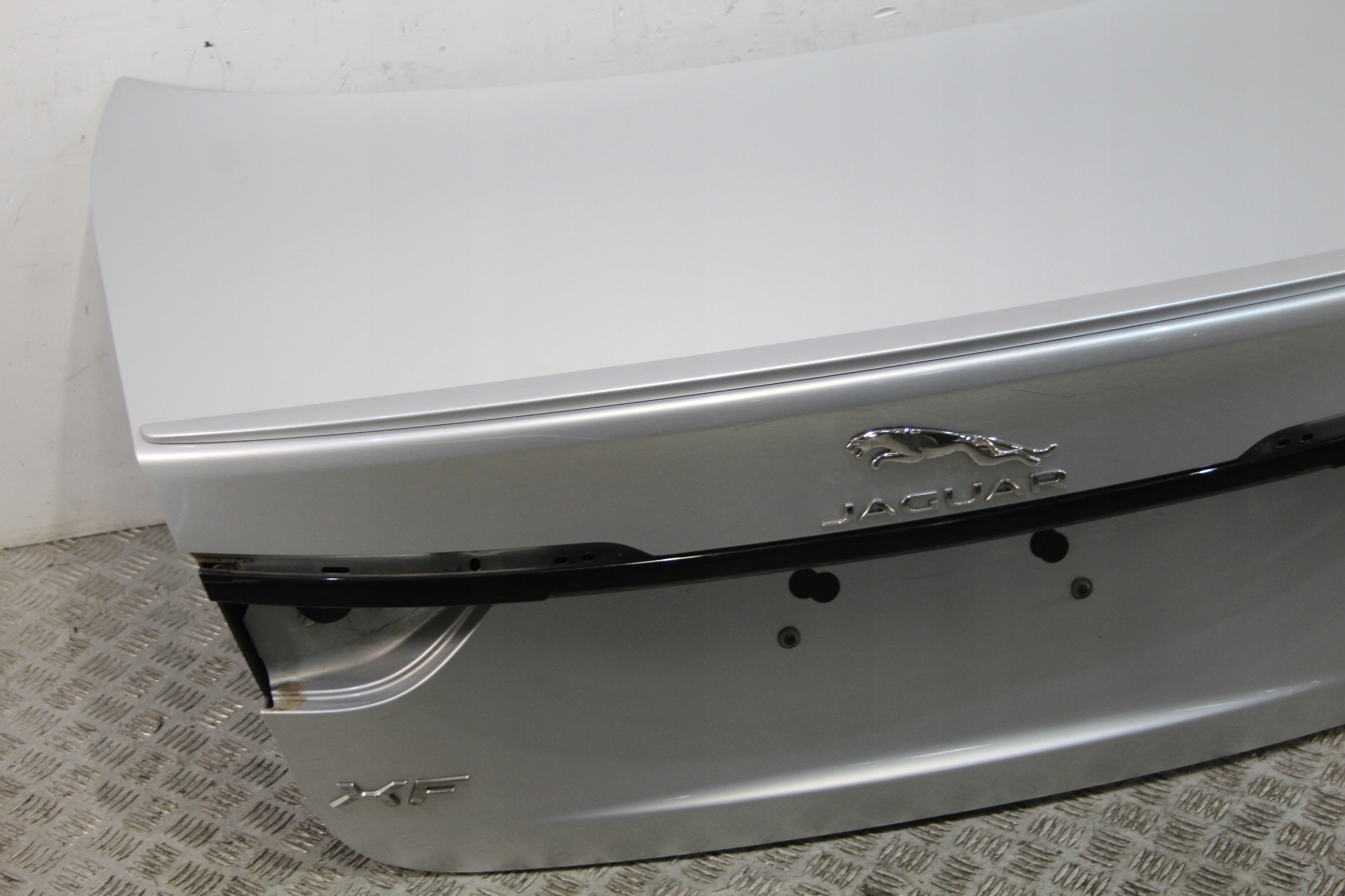 trunk door boot below KAMERE JAGUAR XF II X260