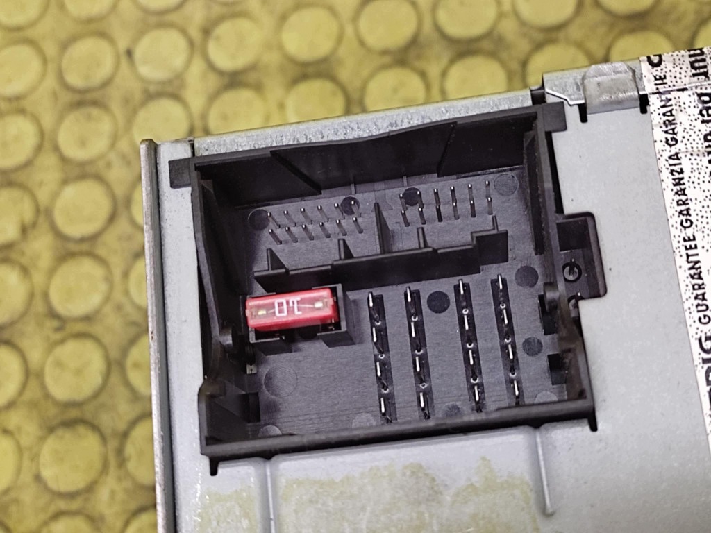VW GOLF V RADIO