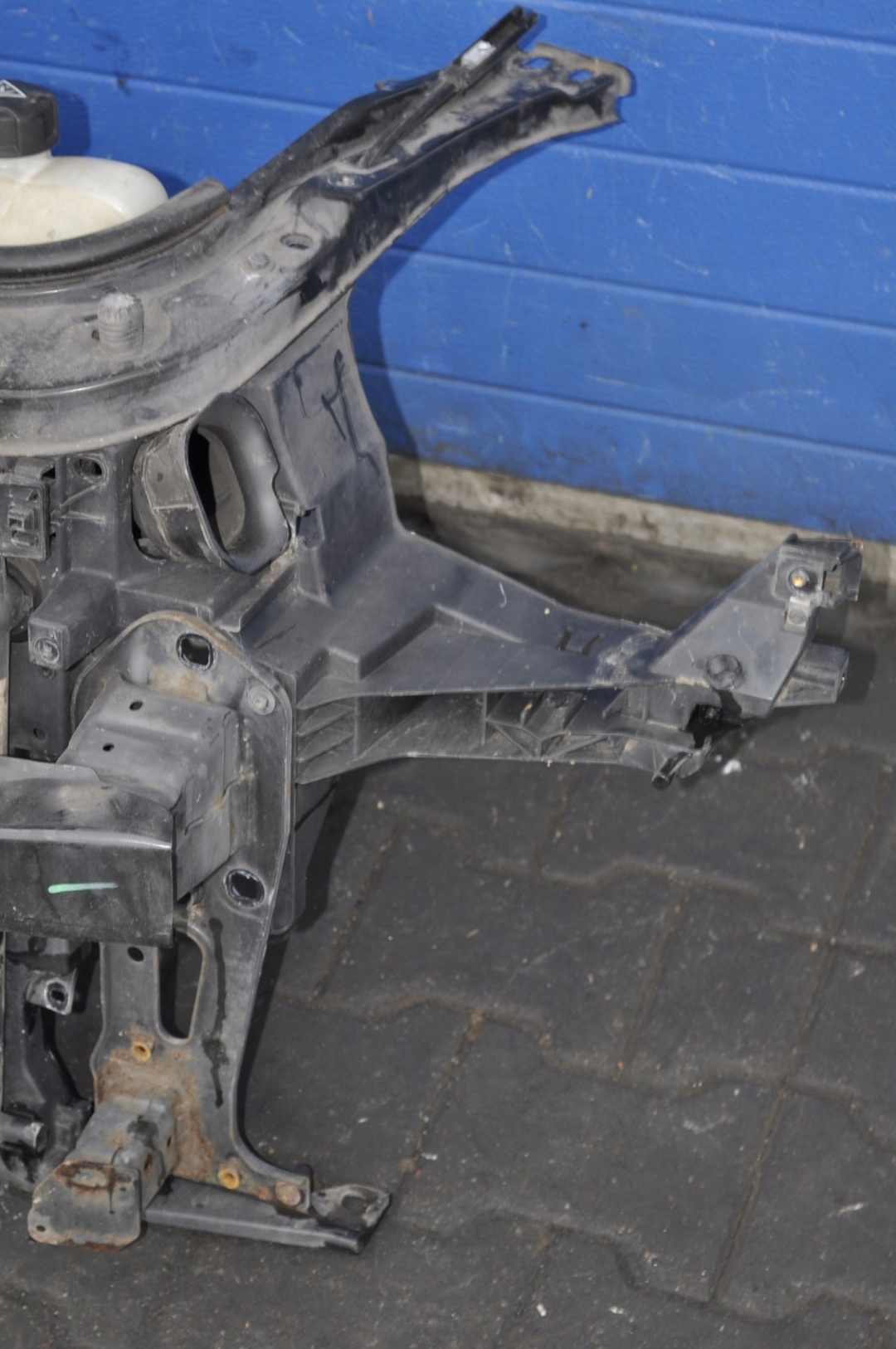 MINI R56 PAS PRZEDNI KOMPLET 2751260 Typ samochodu Samochody osobowe