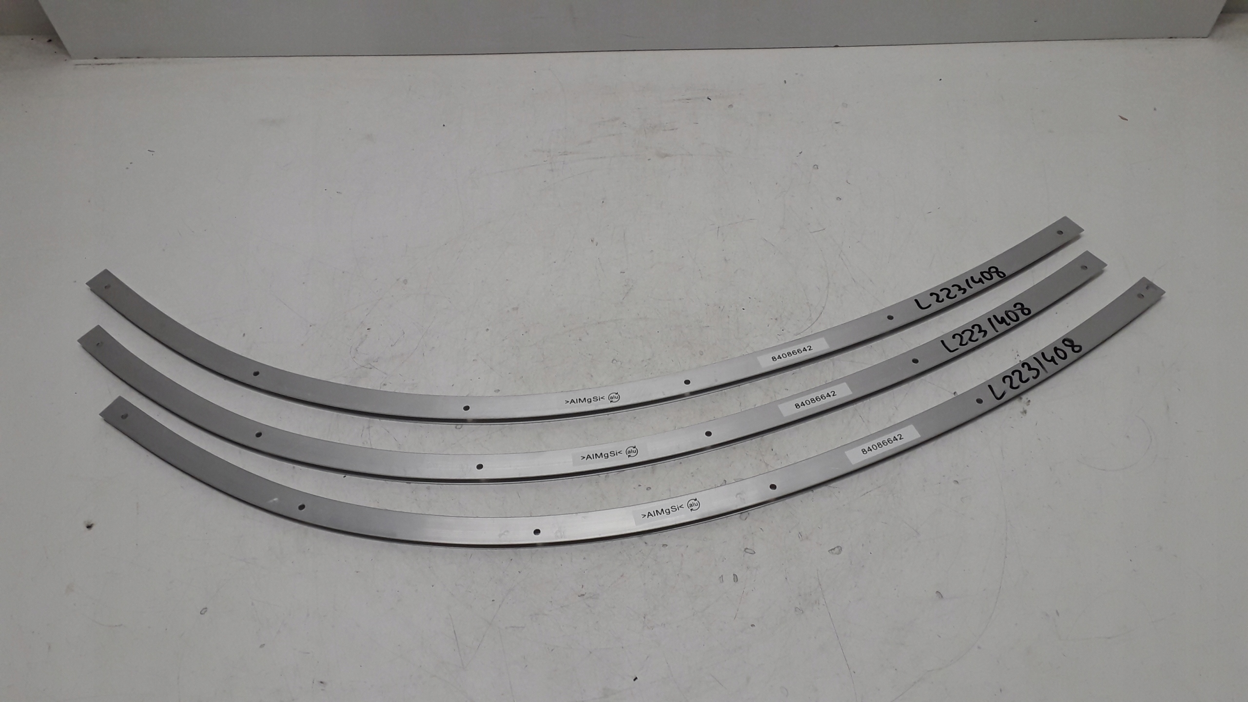 VOLVO FH4 WSPORNIK UCHWYT LISTWY 84086642