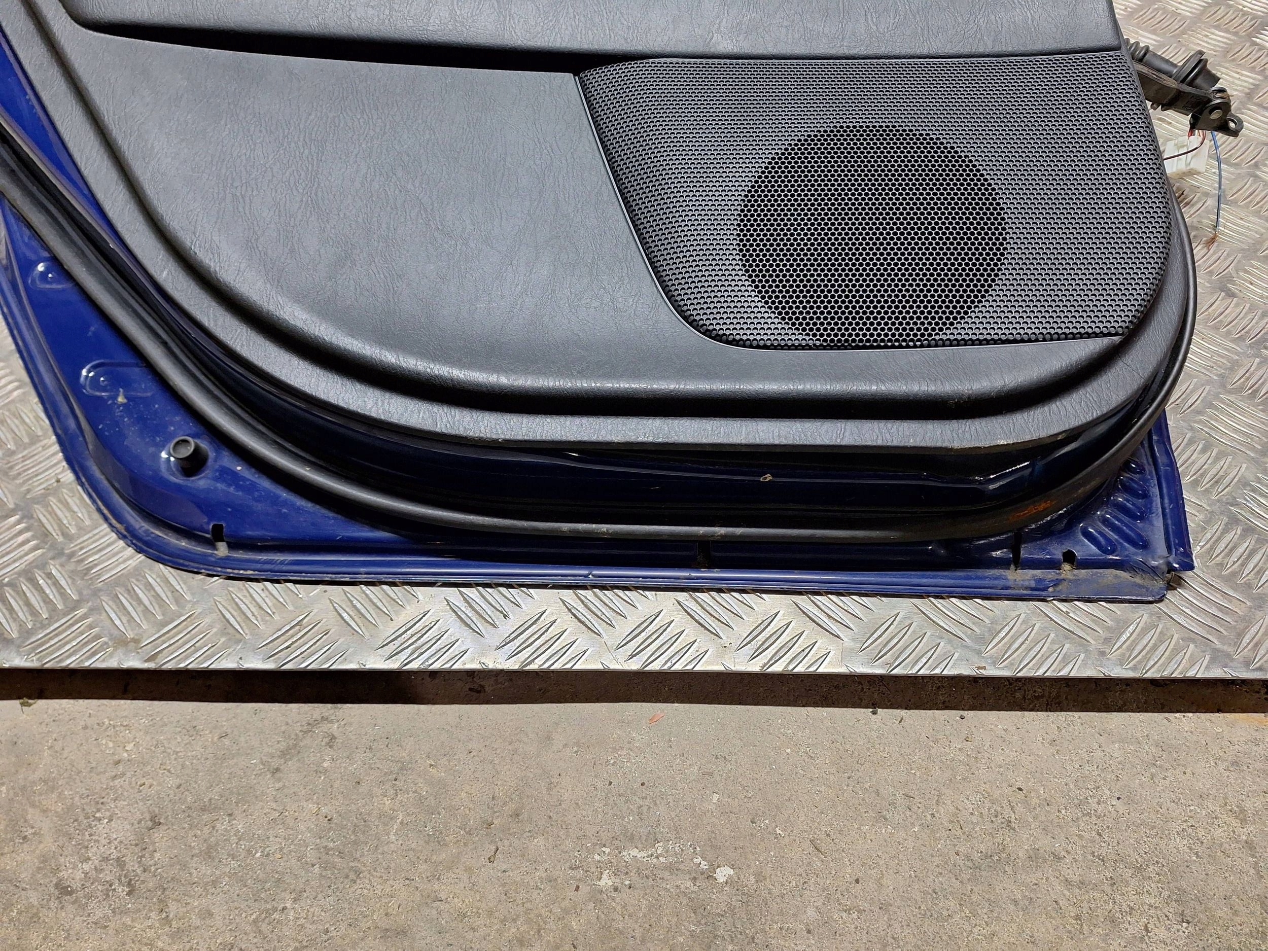 door rear part rear. left TOYOTA COROLLA E12 01-07 HB HATCHBACK complete