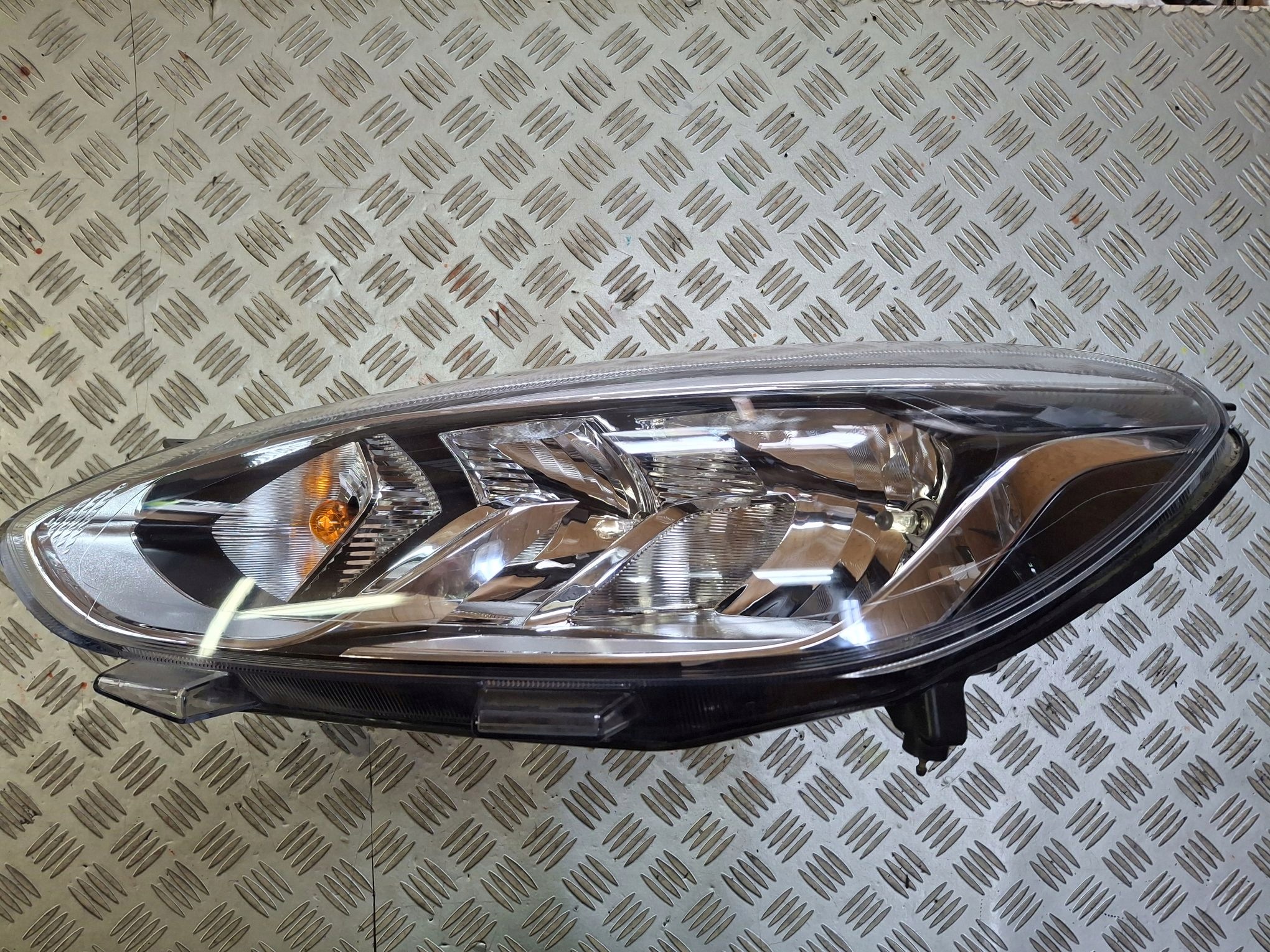 light left front FORD FIESTA MK8 2017R->
