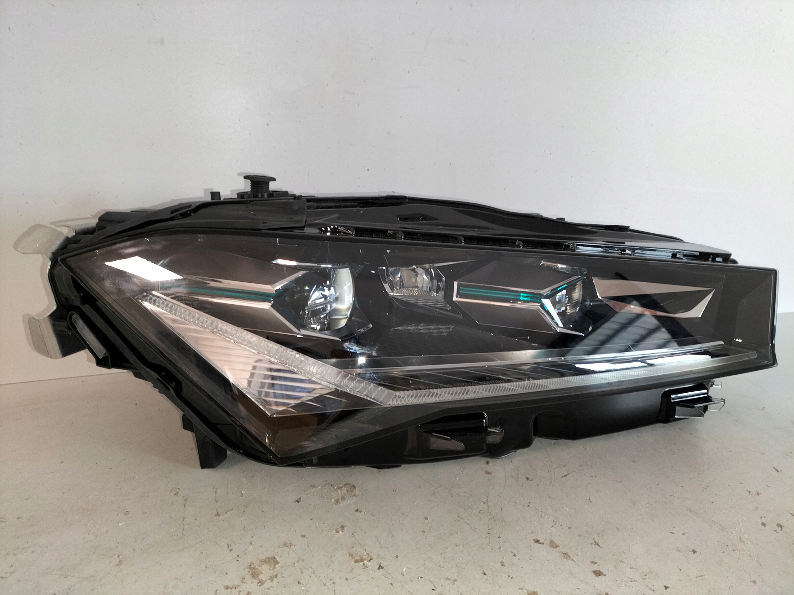 light front reflektor right SKODA SUPERB IV 3Y 24- FULL LED CRYSTAL