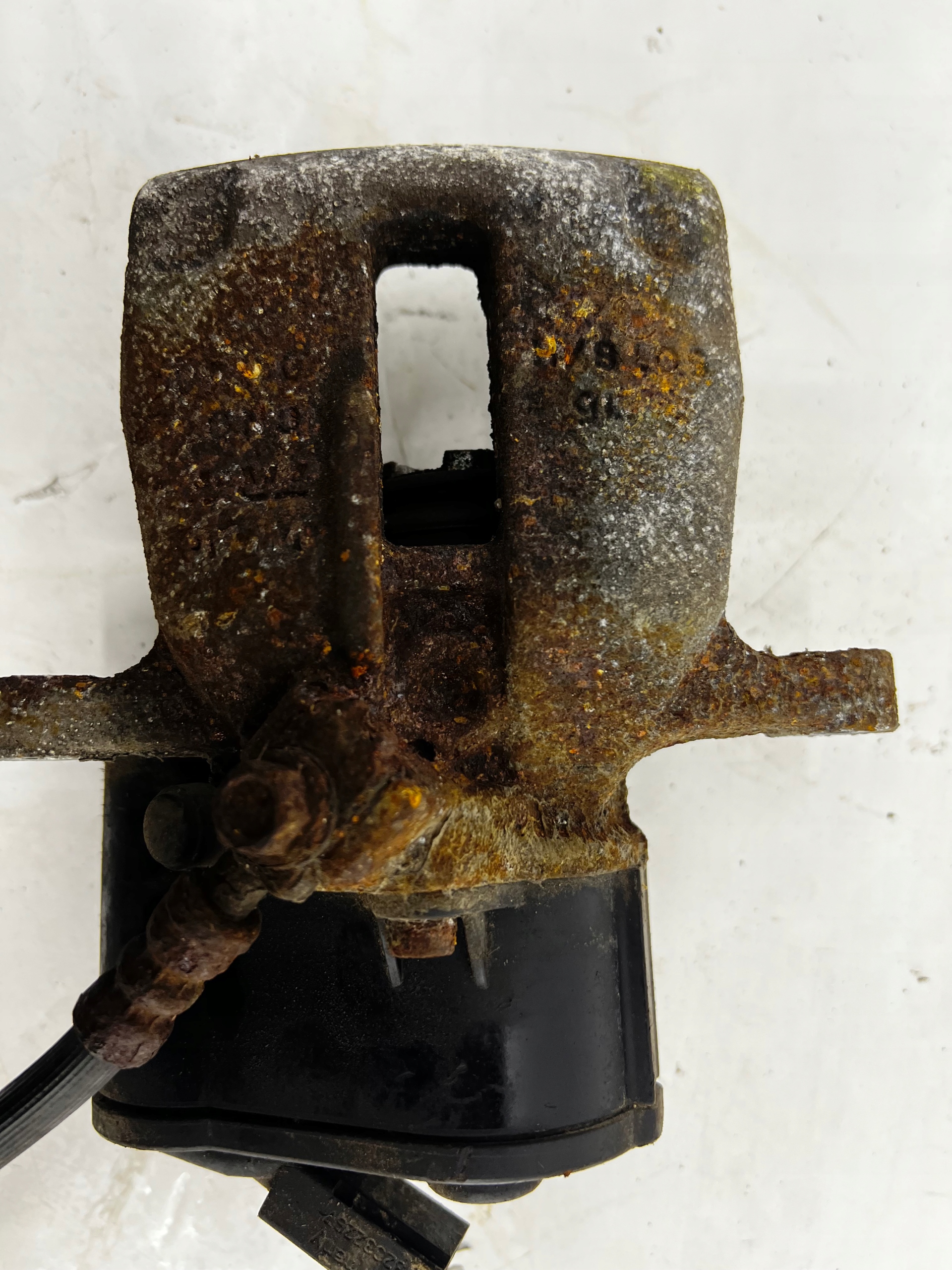 VW PASSAT B7 caliper brake rear part rear left electrical