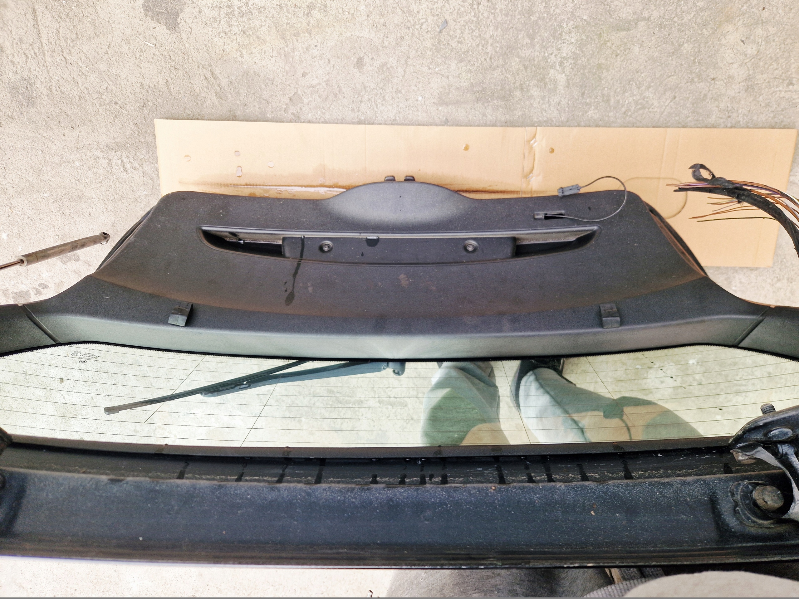 BMW E81 E87 trunk door boot black colour 668