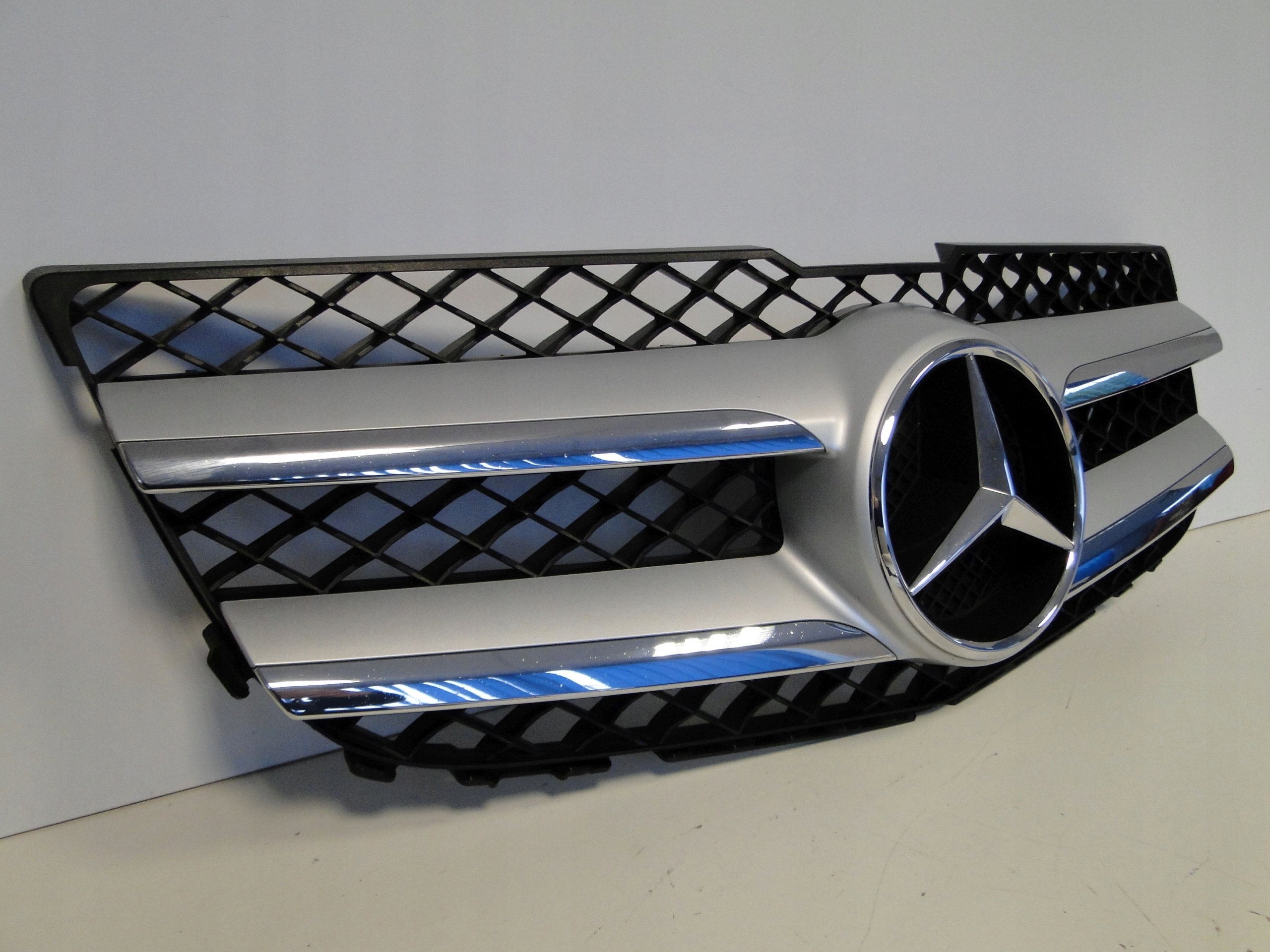 MERCEDES GLK 204 X204 LIFT GRILL ATRAPA BEZ RADARU Numer katalogowy części A2048802983