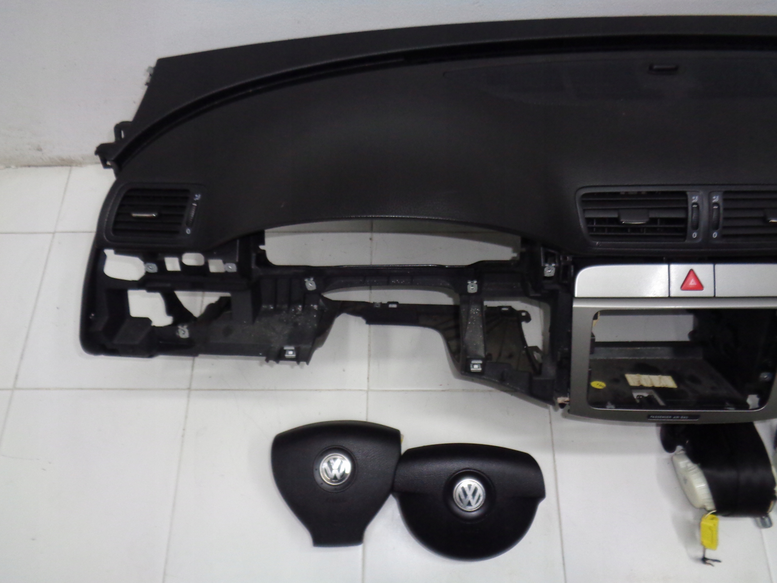 VW PASSAT B6 dashboard console airbags tension belts KOMPLET
