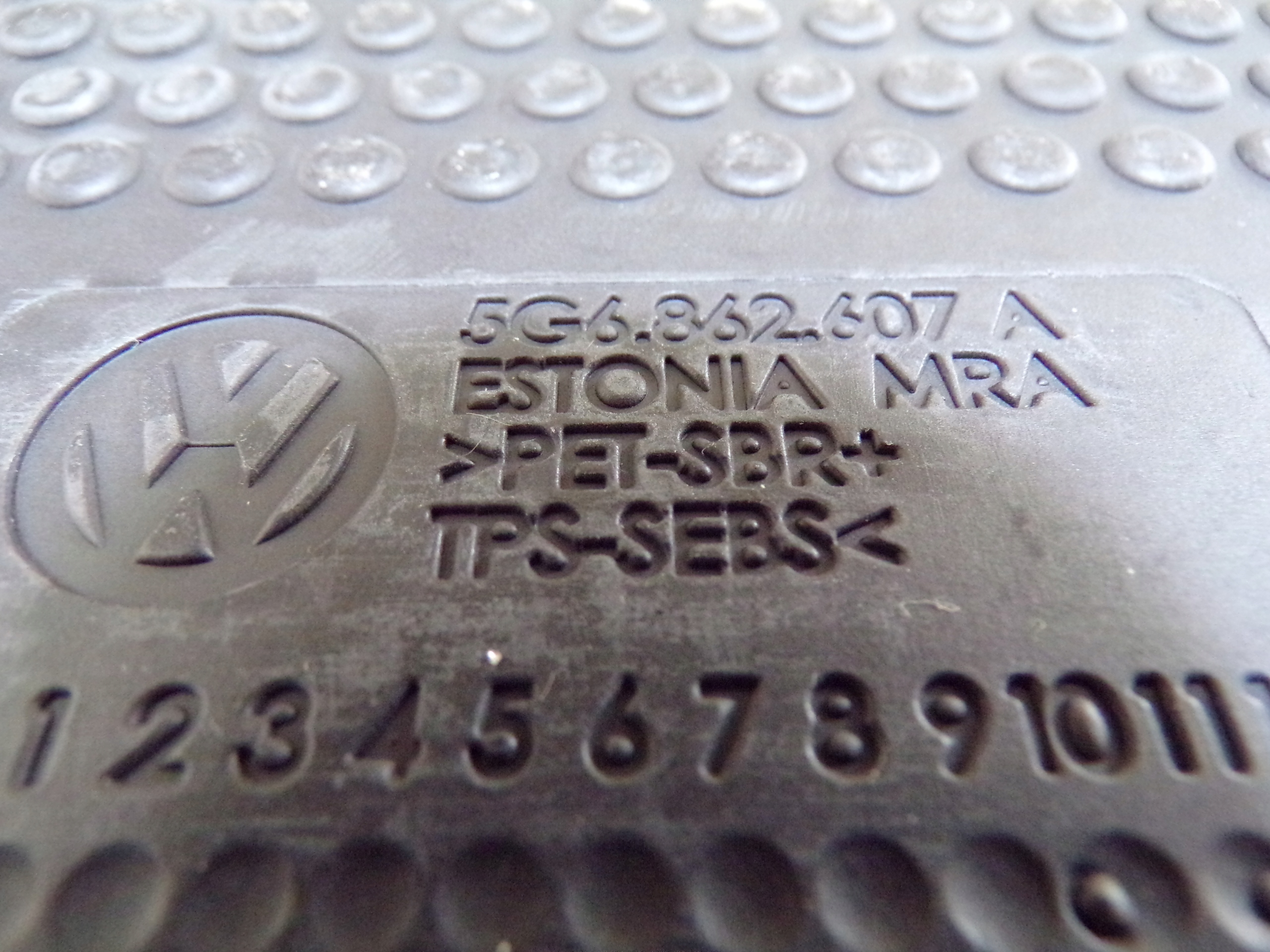 1b640c314e52864bb0e9c9984017