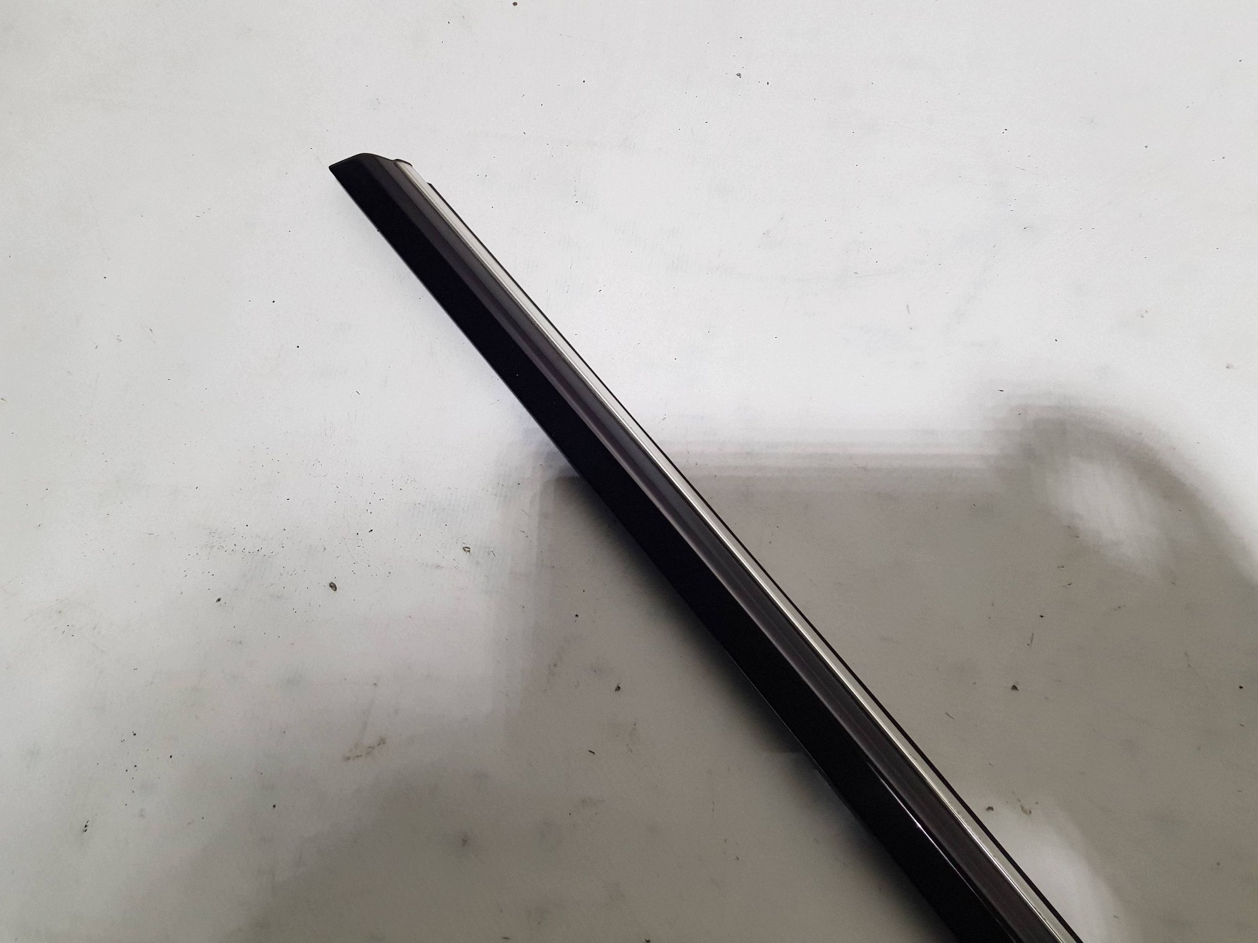 moulding door dust CHROM right front MERCEDES CLK W209 C209