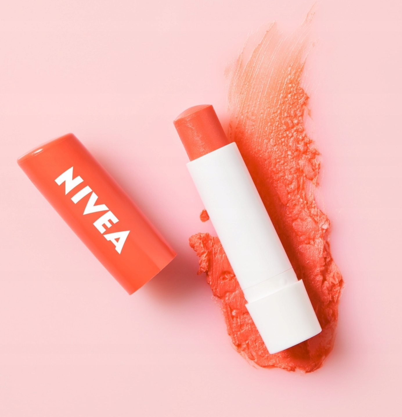 NIVEA POMADKA OCHRONNA BRZOSKWINIA PEACH SHINE Właściwości nawilżające