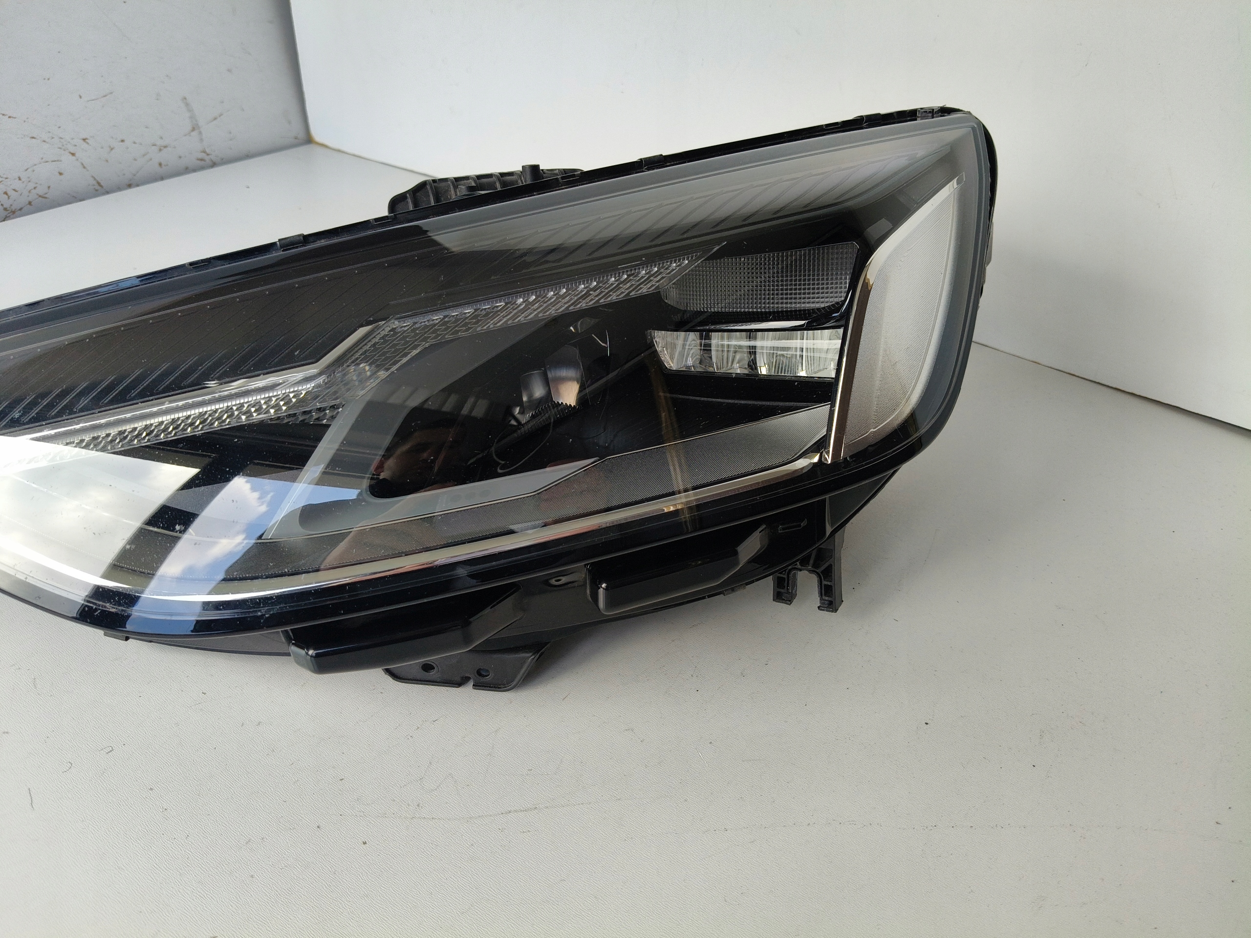 light left REFLEKTOR AUDI A4 B9 8W 8W0 19- LIFT FULL LED