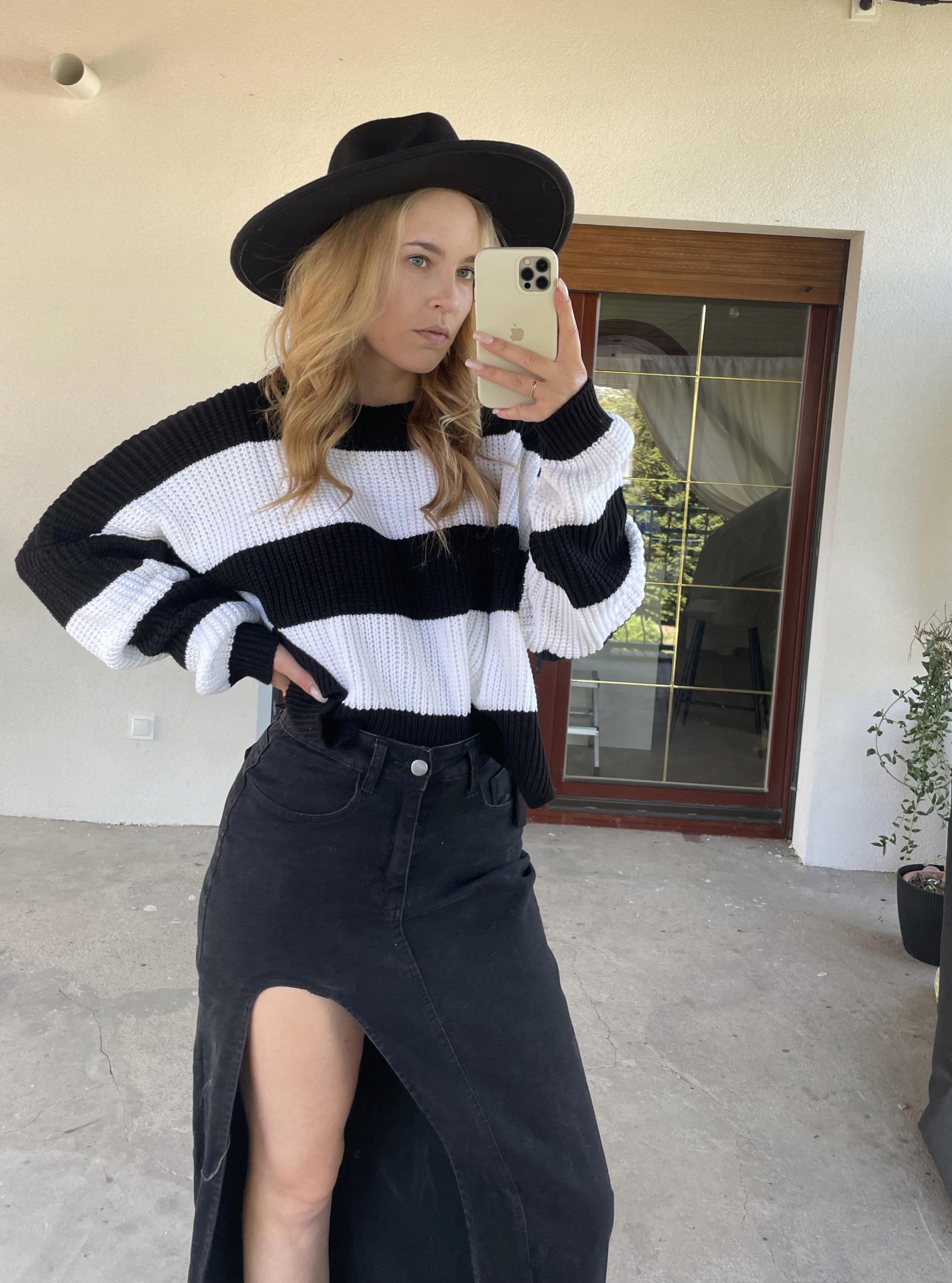 Oversize Svetr S Tlustými Pruhy Bílo/černý Me Gusta