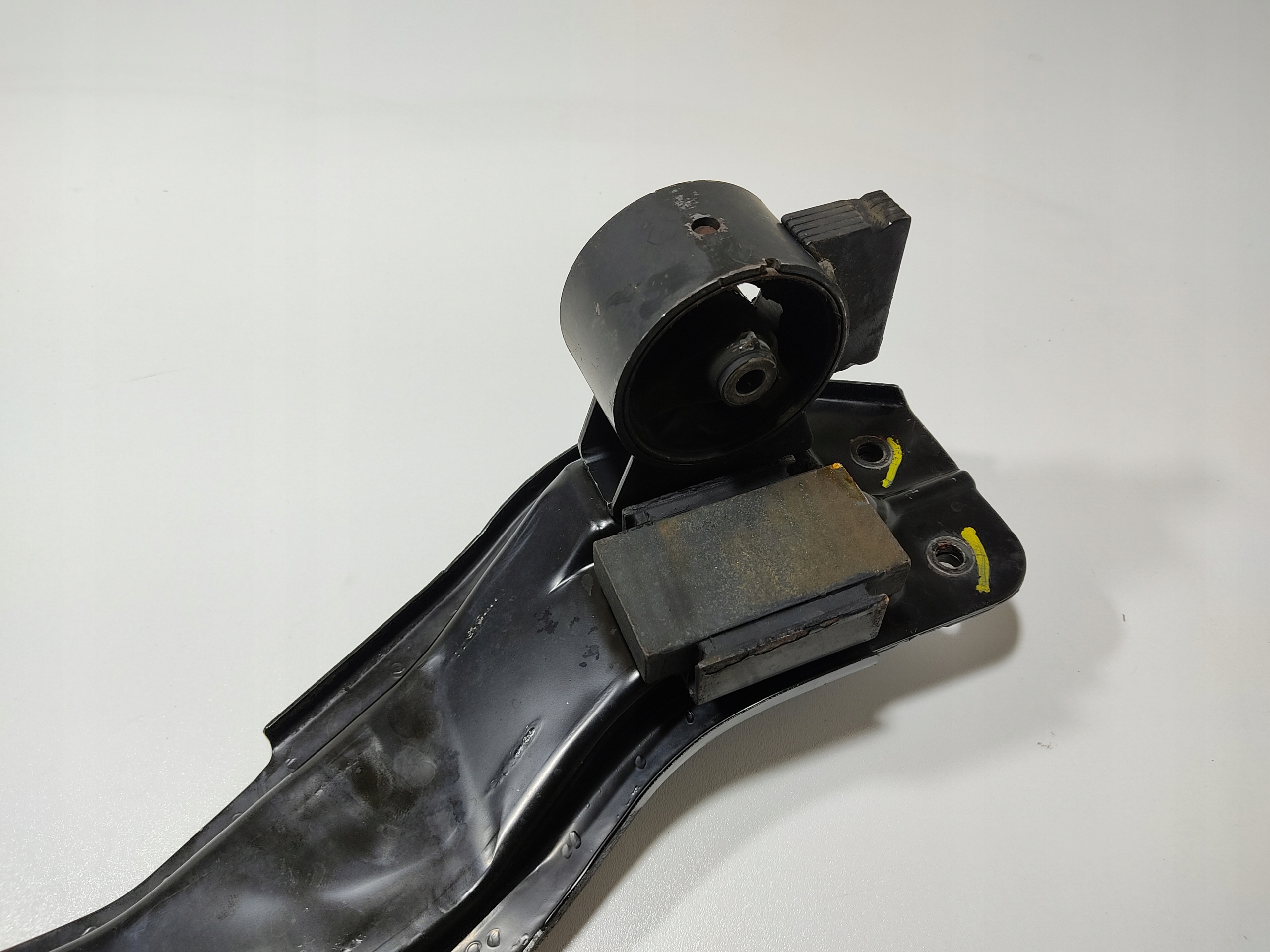 BELKA PODPORA POD SILNIK SILNIKA SUZUKI SX4 1.6 DIESEL DDIS 2006-2013 Typ silnika Diesel