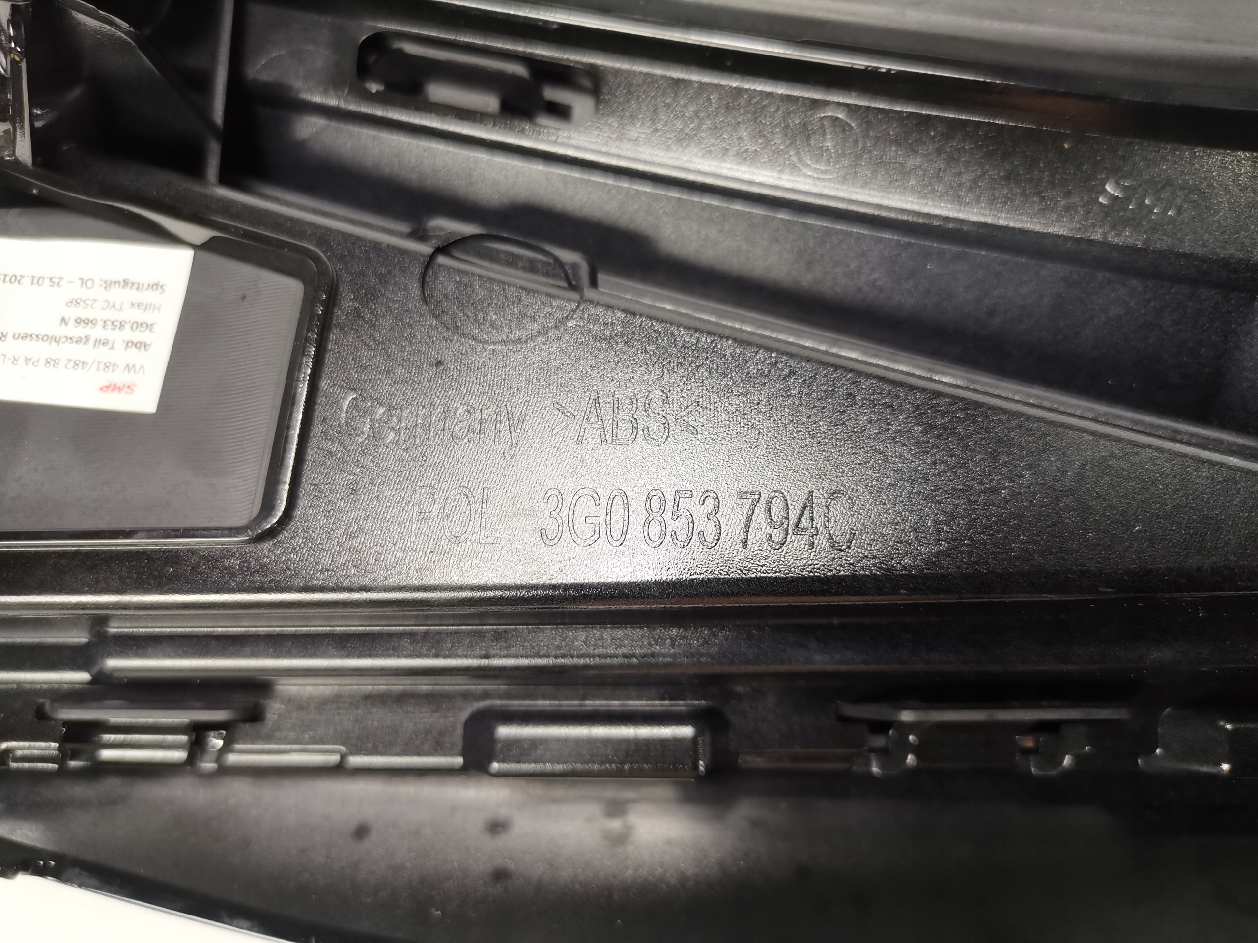 KRATKA ZDERZAKA PASSAT R 3G0853794C 3G0853793C Numer katalogowy części 3G0853794C