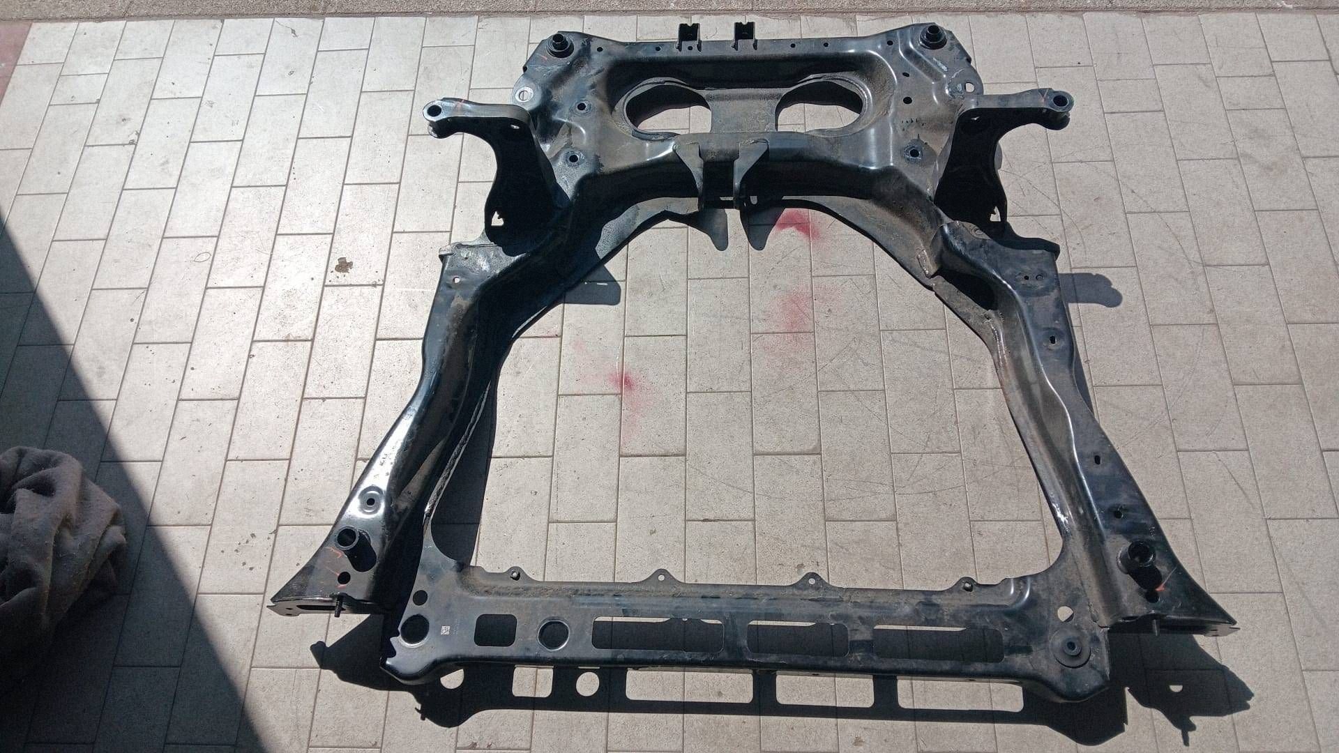 axle beam front subframe sususpension of the engine Renault Austral petrol
