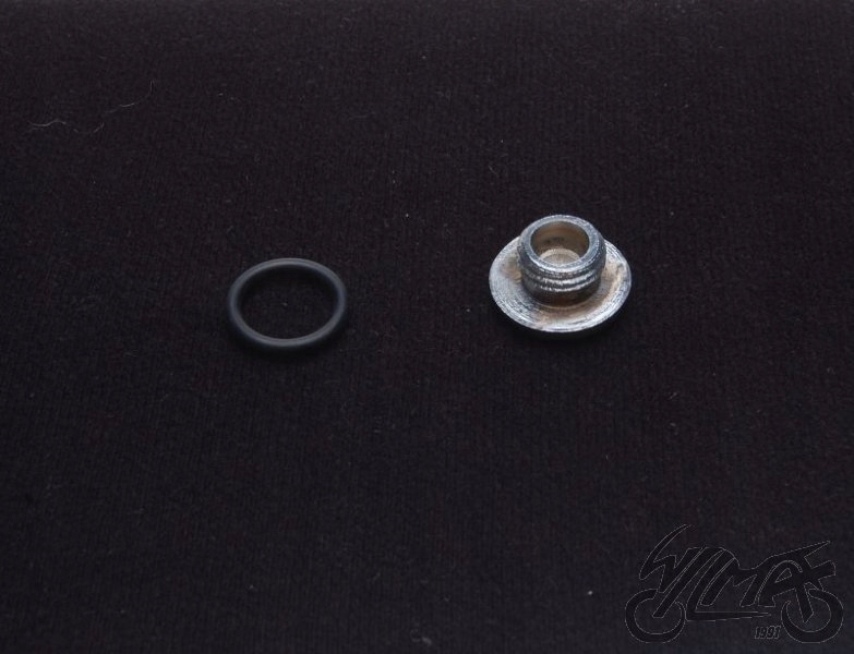 KOREK POKRYWY LEWEJ GÓRNY 4T MAŁY Producent WZMOTO