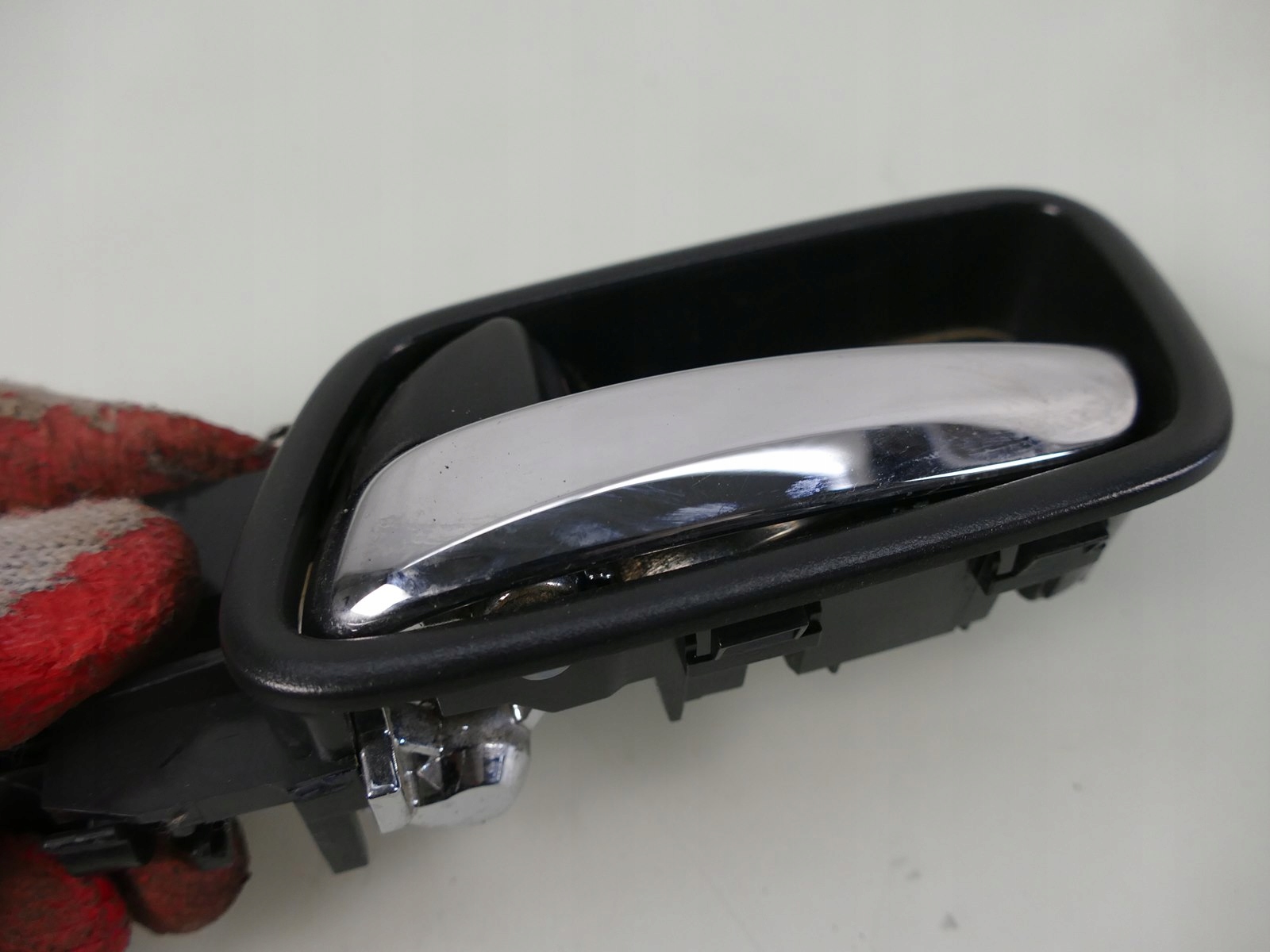 HONDA CRV IV LIFT KLAMKA DRZWI WEWNĘTRZNA LEWA Typ samochodu 4x4/SUV Samochody osobowe