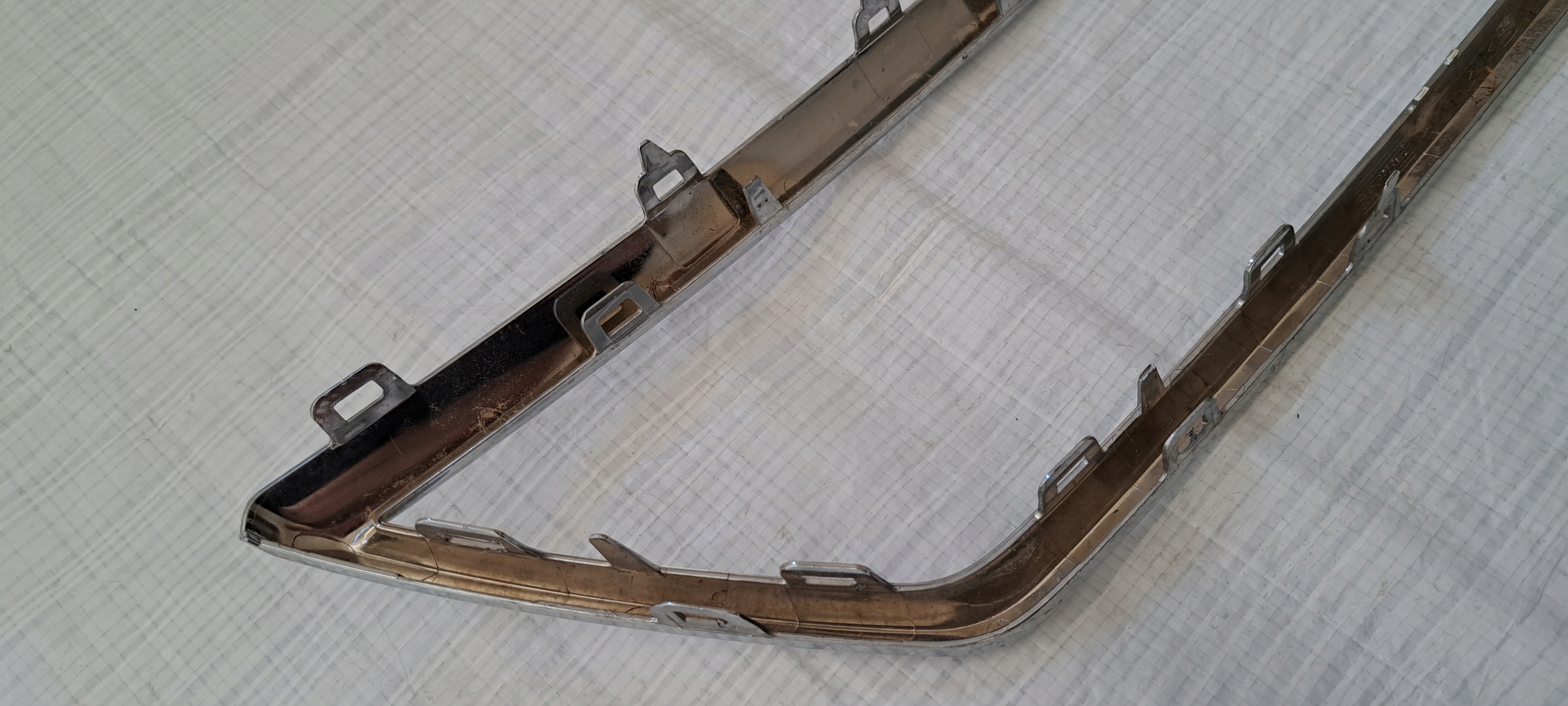 seat Leon III рамка хром решетка радиатора 5F0854643F