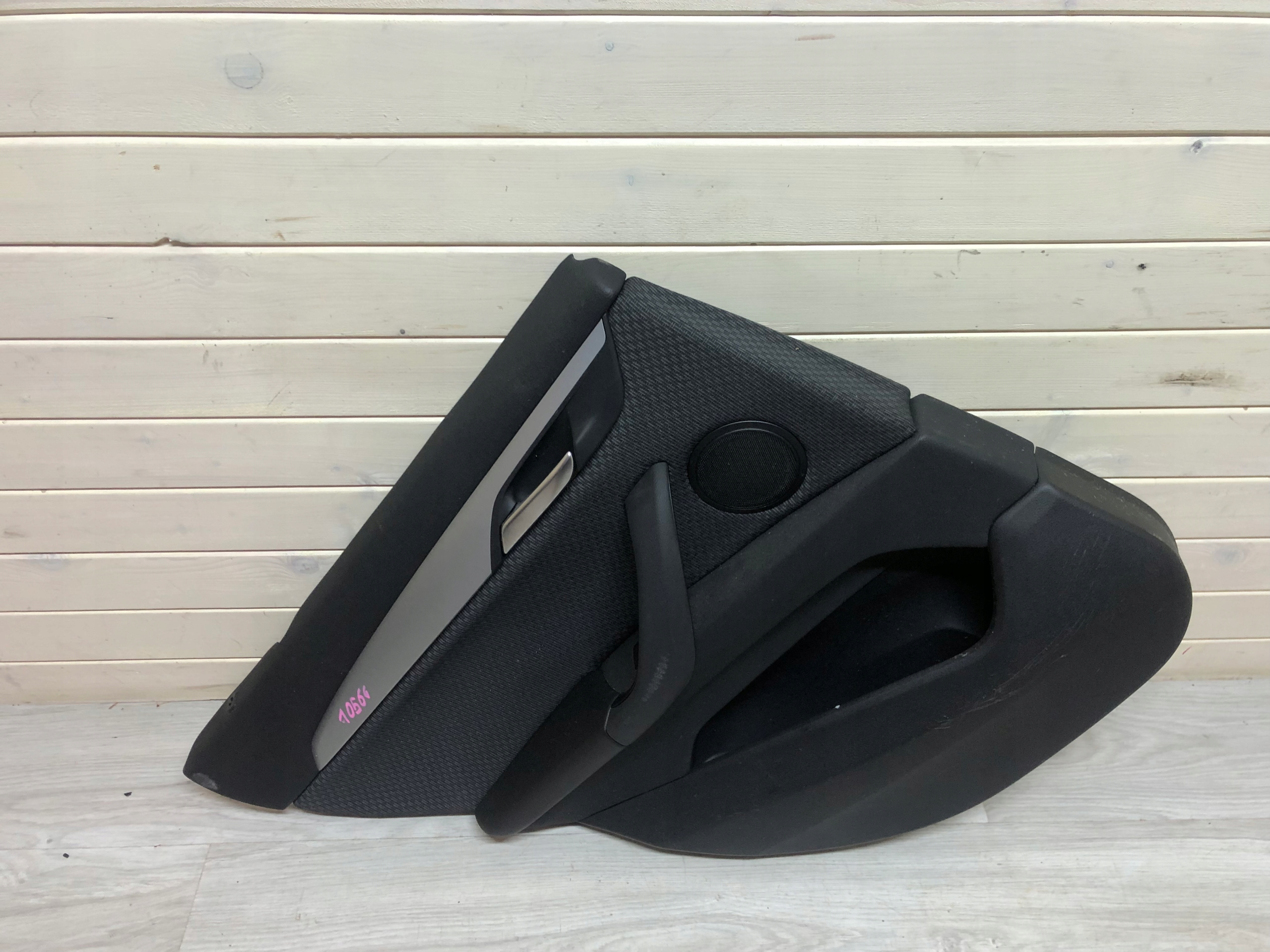 BMW X1 F48 side door TYLNI left