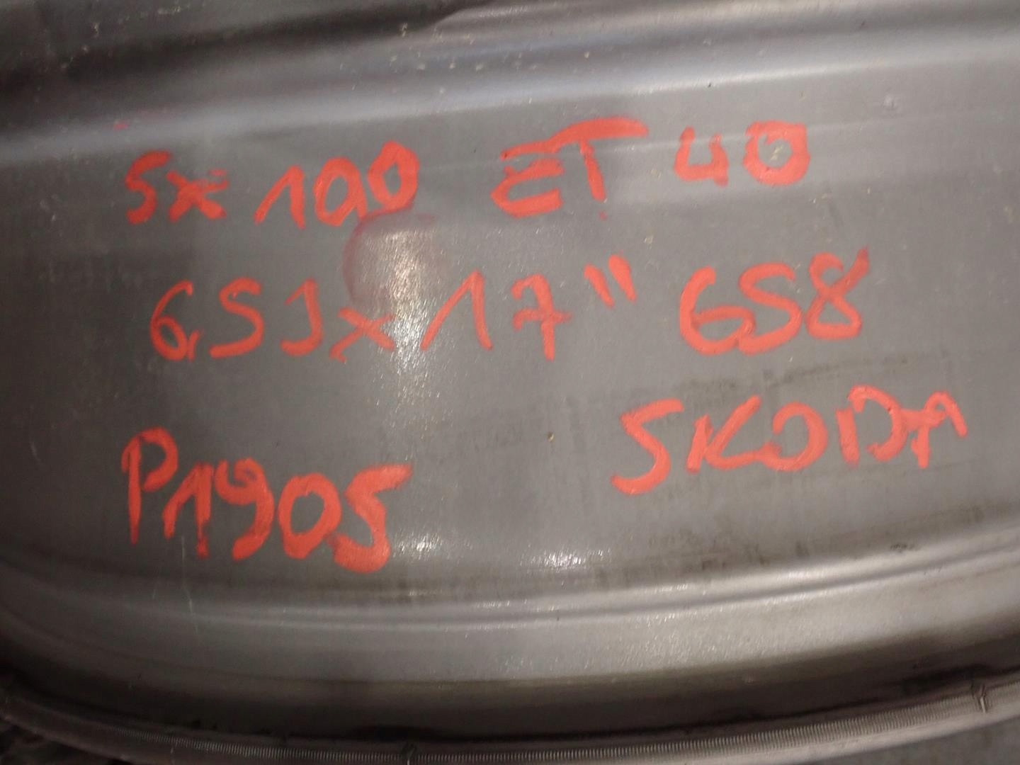 disk disk SKODA 658 5x100 ET40 6,5J 17" 658601025F