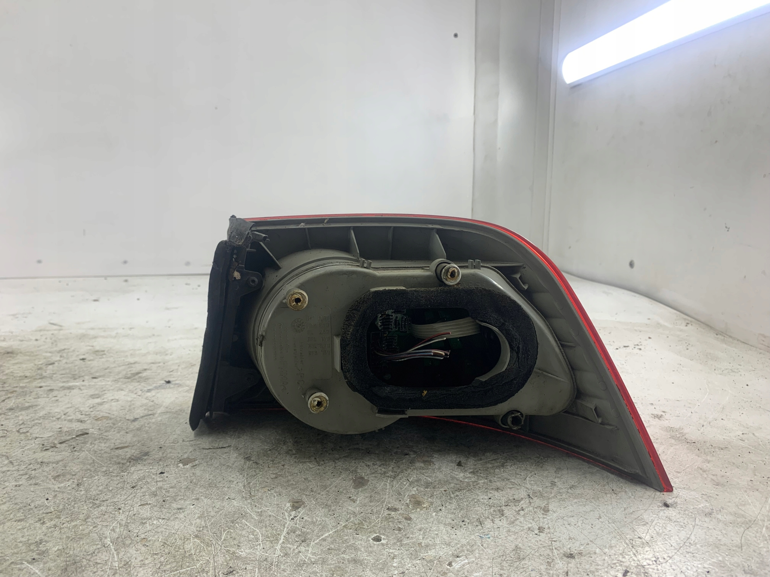 VW PHAETON light left rear part