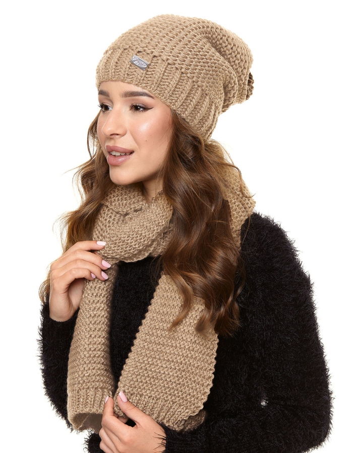 Teplý zimní komplet dámské čepice beanie a zimní šála