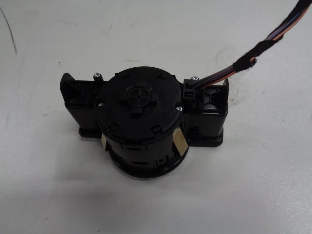MERCEDES W207 C207 W212 light switch