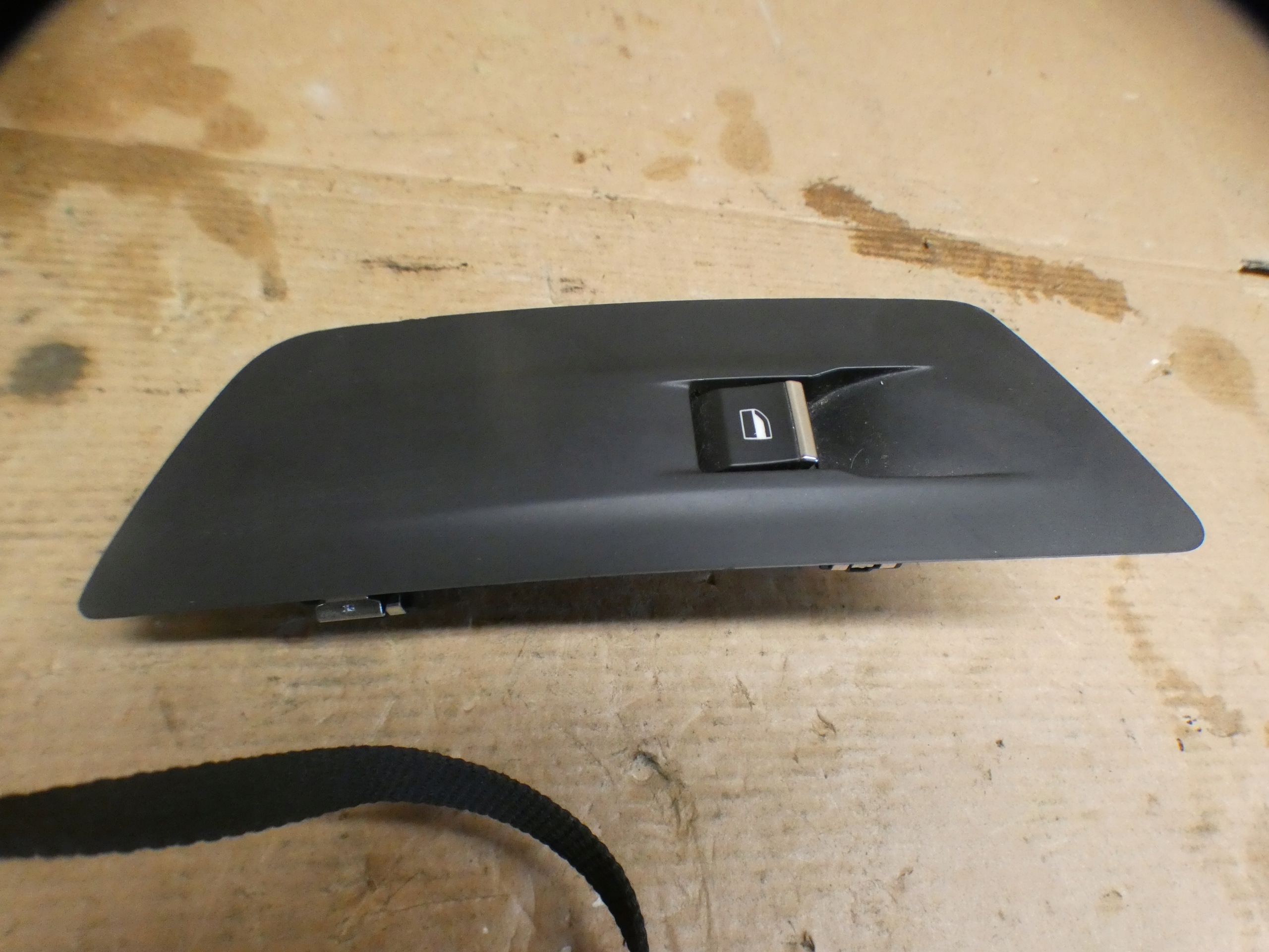 PANEL switch windows right rear part PEUGEOT 508 II 98220313ZD