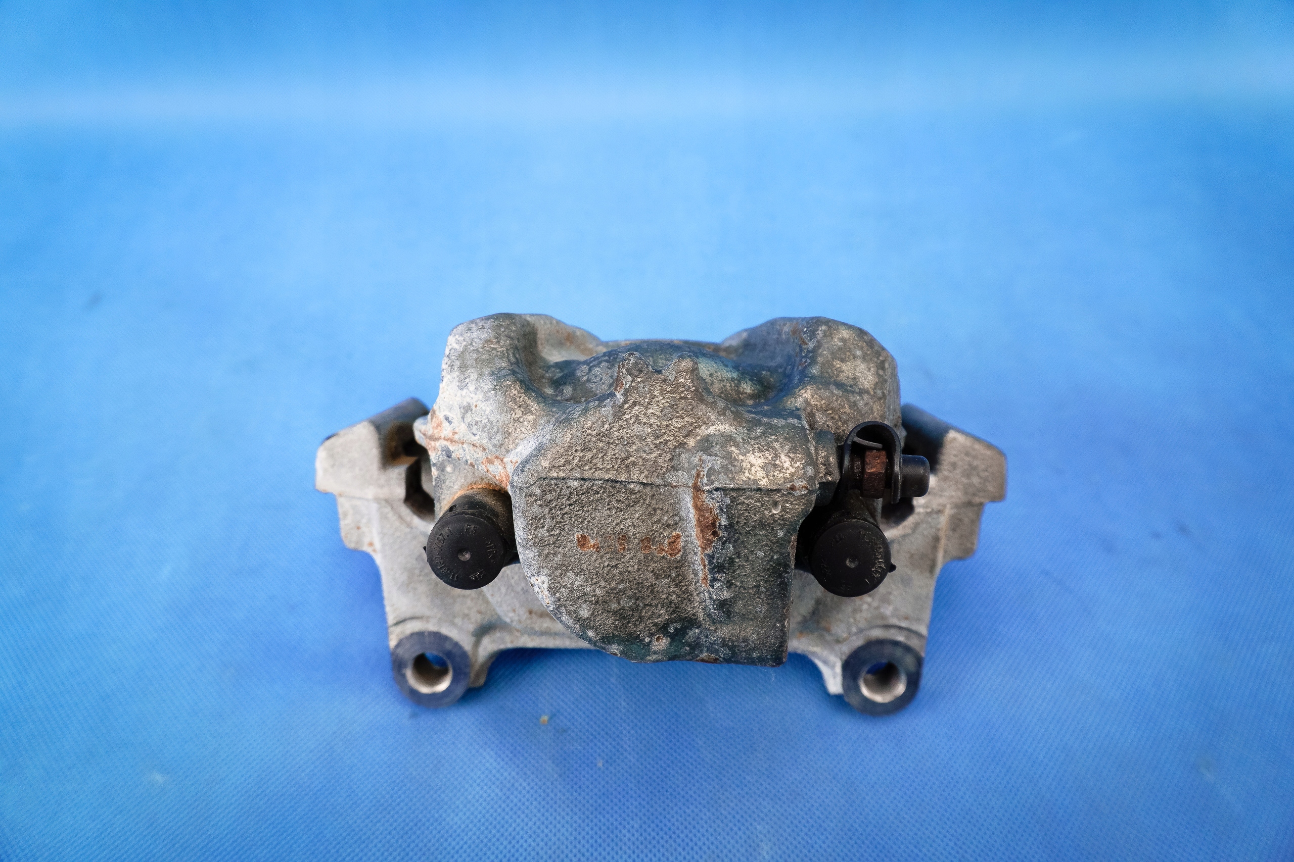 caliper brake front left Audi A4 8K A5 8T 8K0615105AB