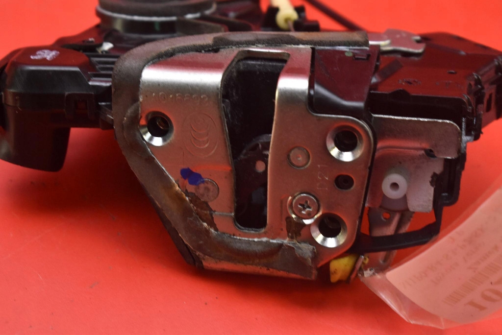 lock door left front front EU TOYOTA VERSO 1 and 09-13