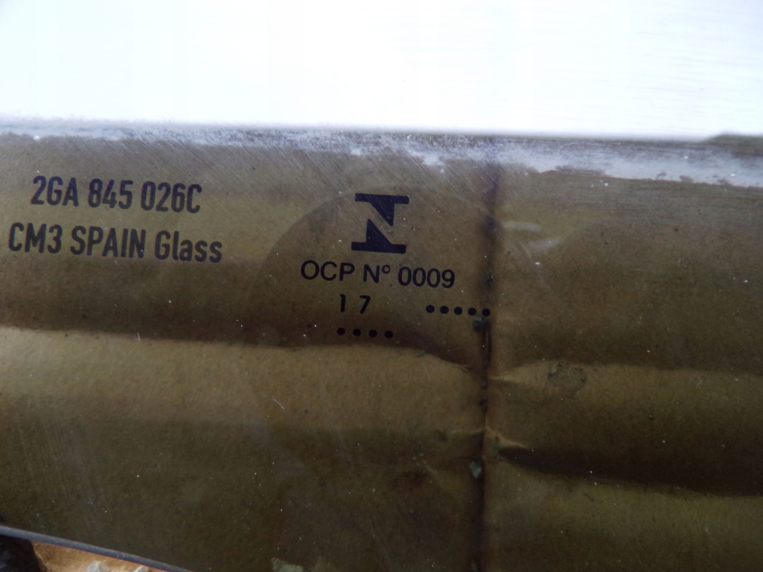 SZYBA DRZWI PRAWY TYŁ VW T-ROC 2017R. CIEMNA Typ samochodu Samochody osobowe