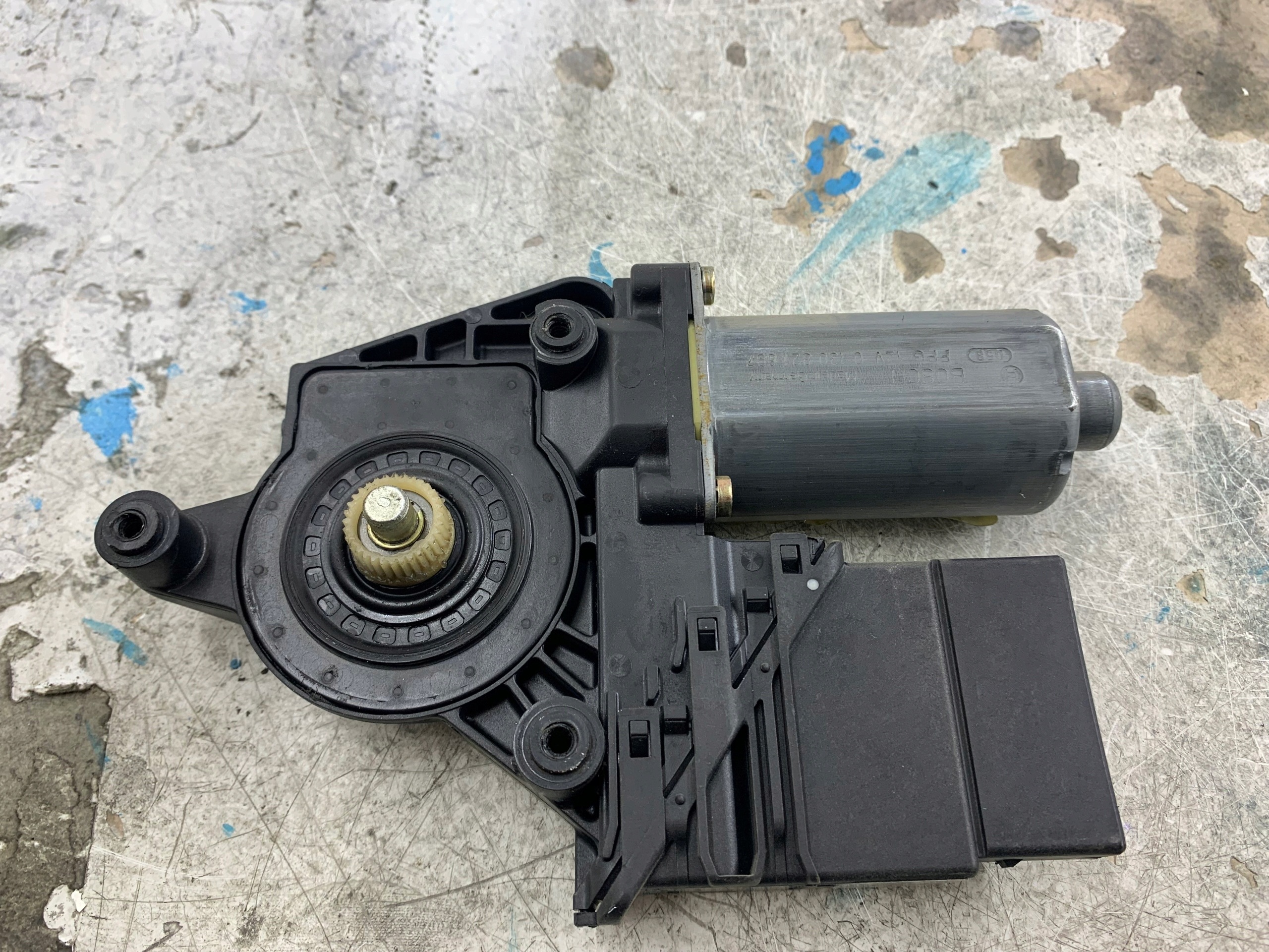 VW PASSAT B5 KOMBI mini motor windows left rear part 3B9839751AF
