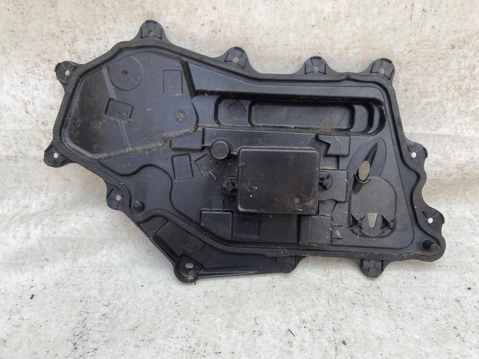 RANGE ROVER L560 VELAR hangszigetelő ajtó PRAWYCH PRZEDNICH M8A2-21122-A