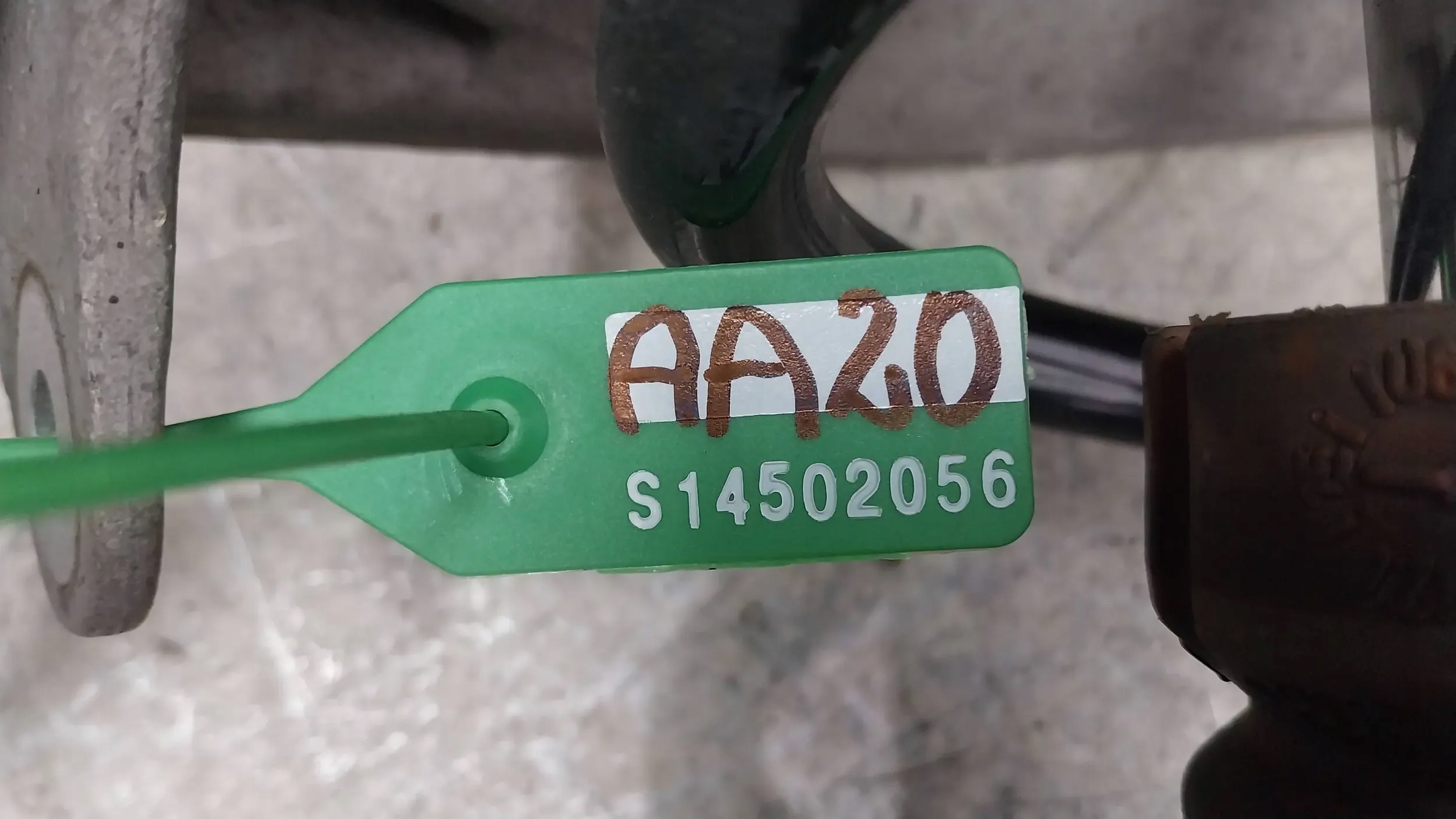 shock absorber front left 8F0413031C AUDI A4 B8 A5 8T Q5