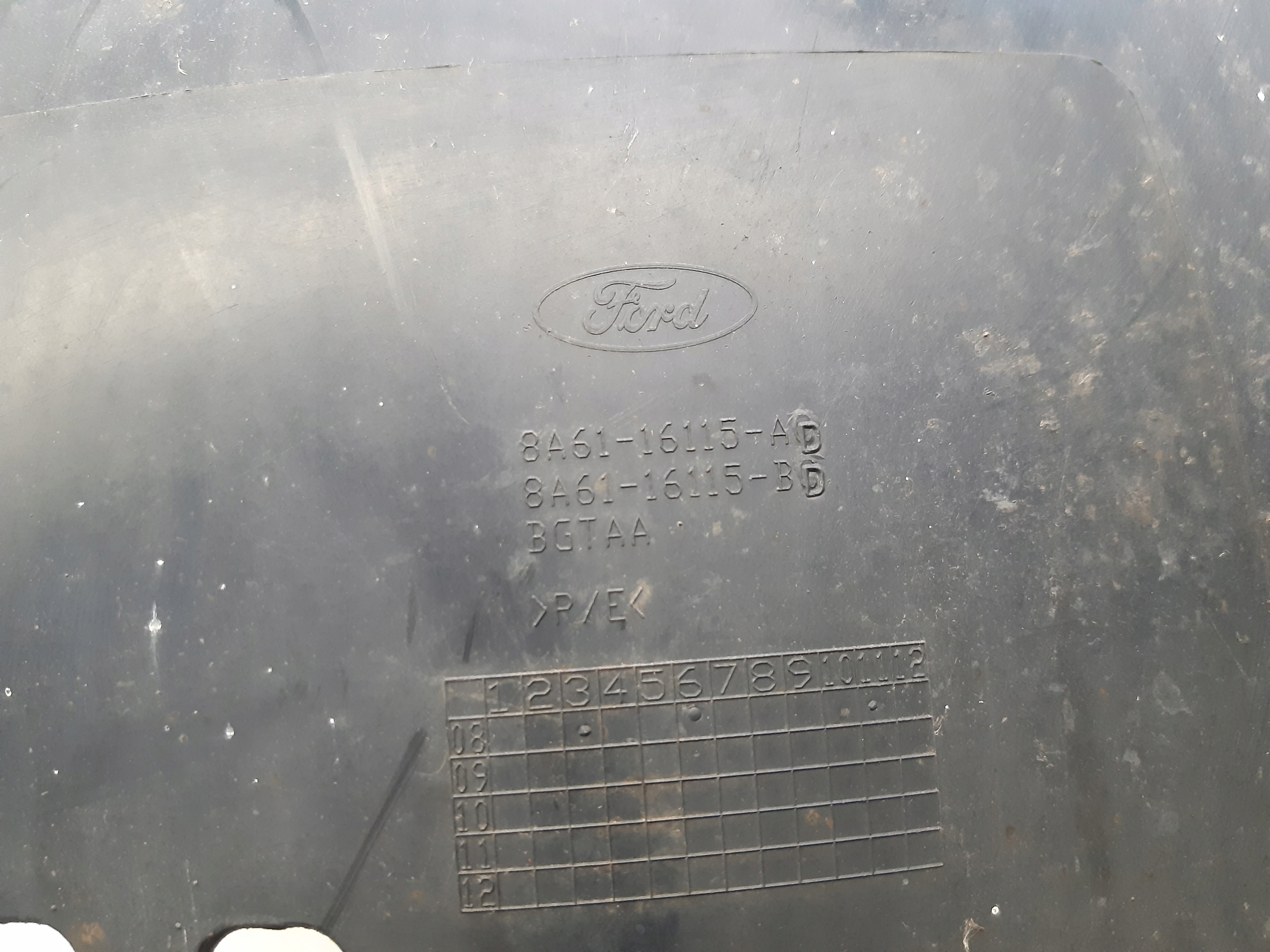 mudguard left front 8A6116115AD Ford Fiesta MK7