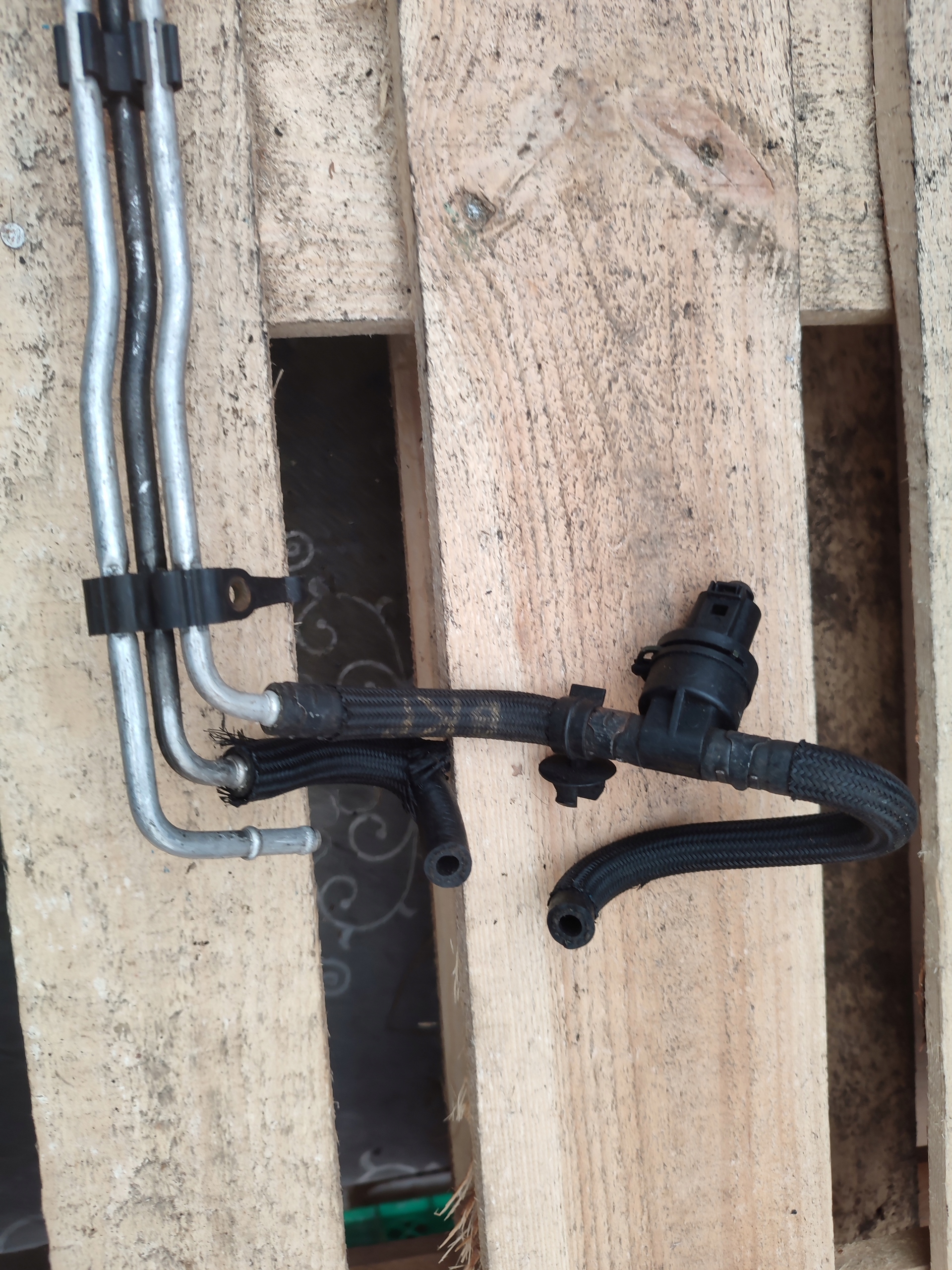 Sensor TEMPERATURY des Kraftstoffsbehälters Schläuche VW AUDI 038906081B