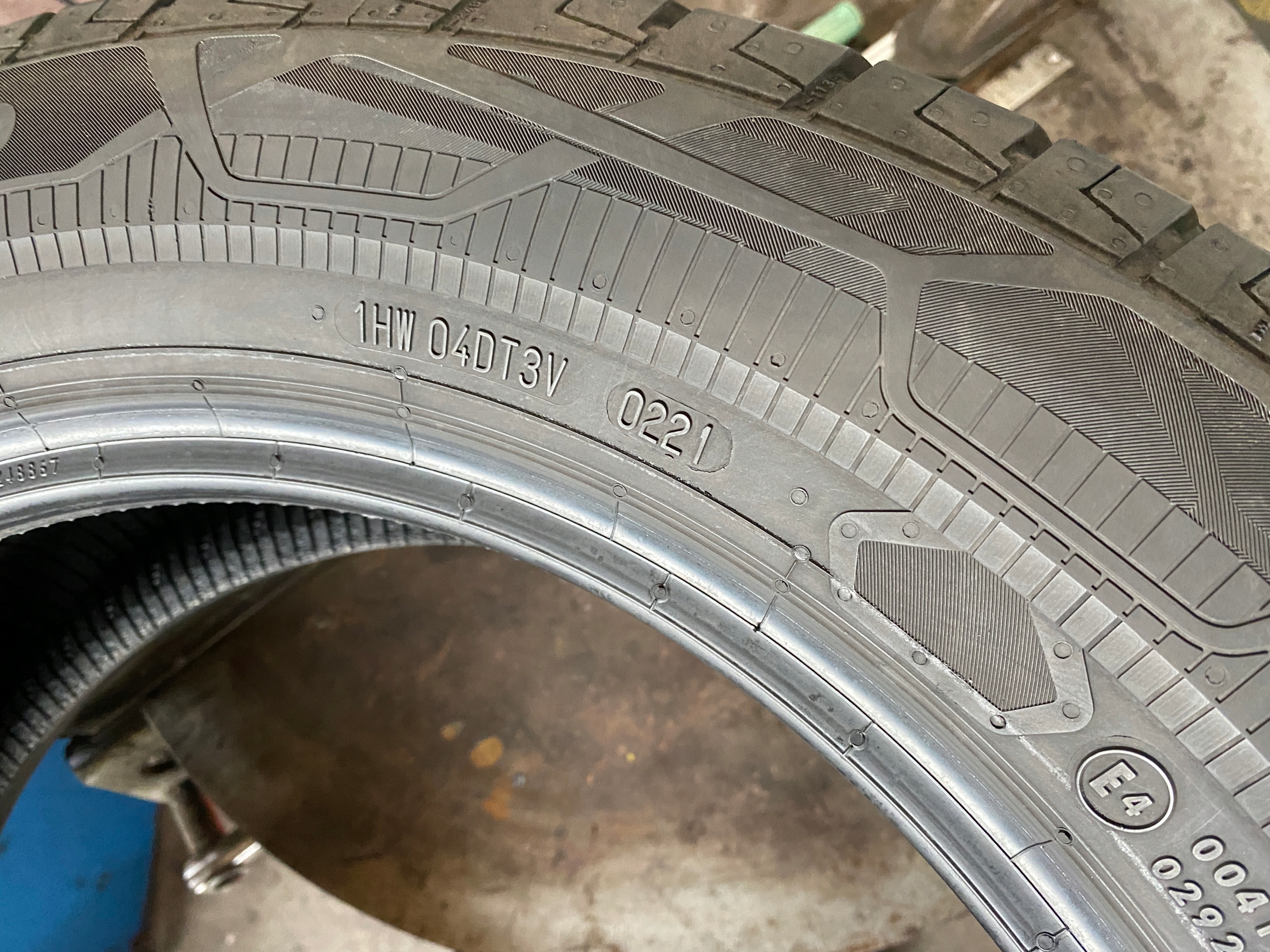 2 tyres summer 215/60R17C CONTINENTAL VanContact Eco as new 8mm