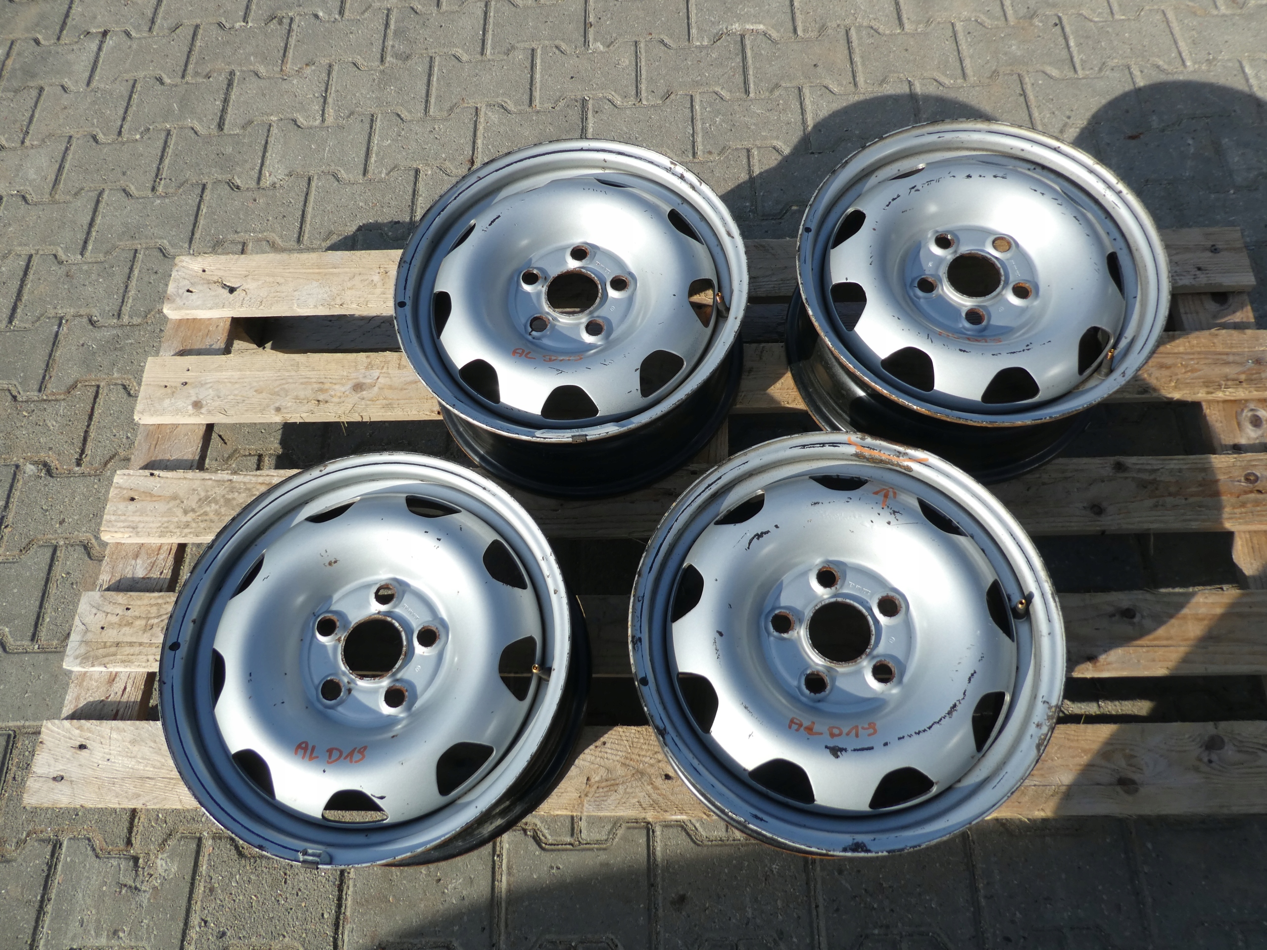 4X discs metal 17CALI 7E0601027C VW T5 T6