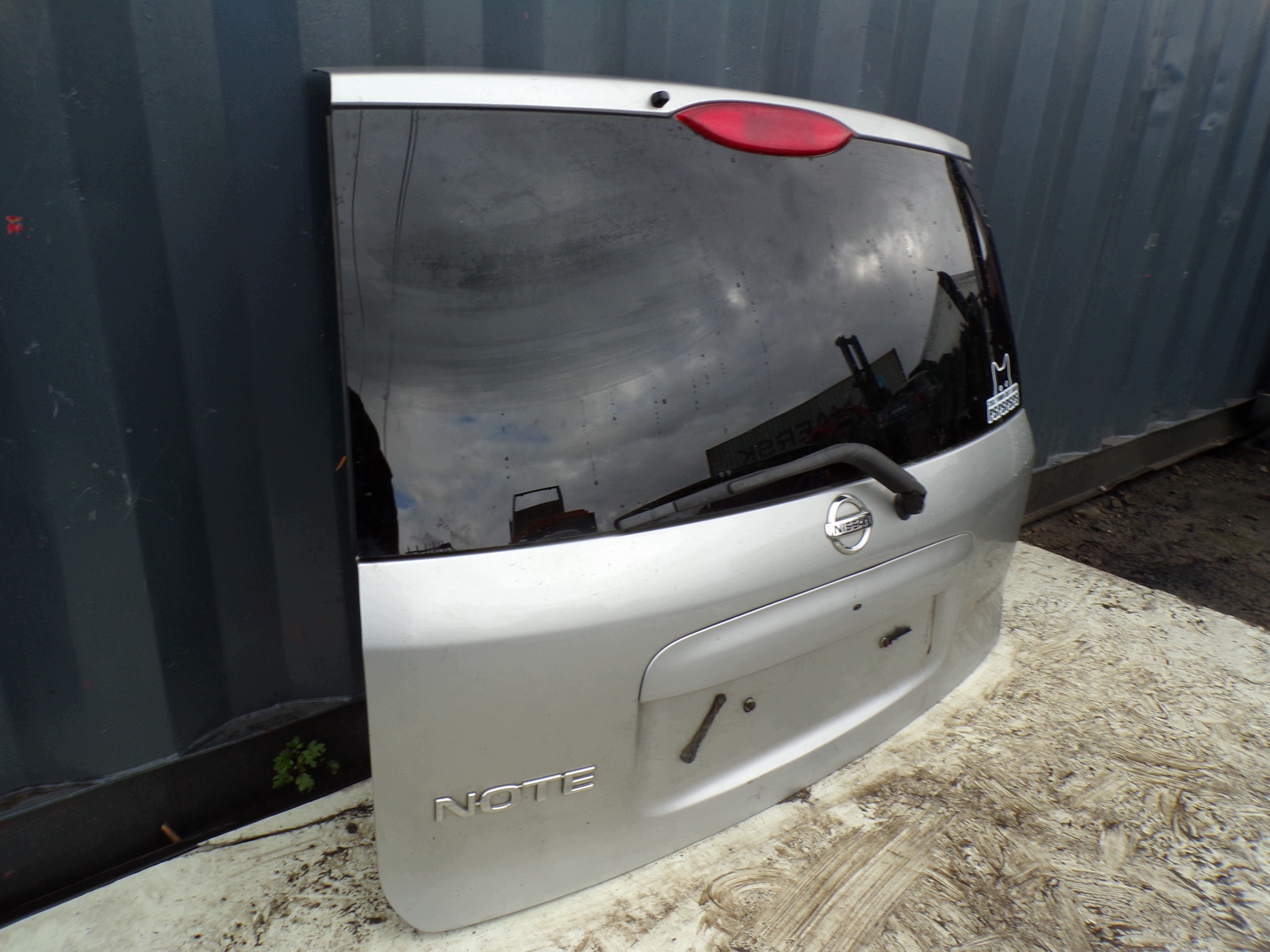 trunk door boot rear NISSAN NOTE E11 colour KY0 (R1)