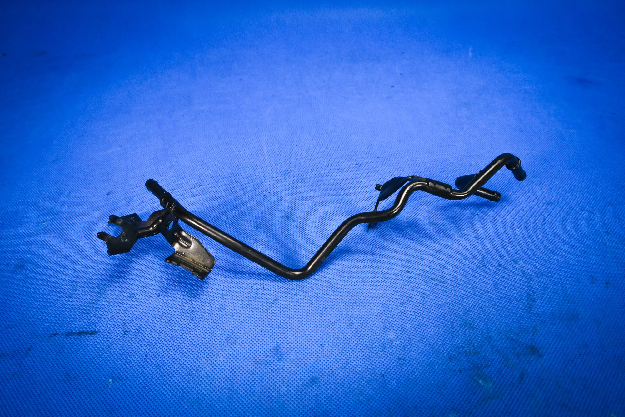 pipe odpowietrzajaca Audi VW Skoda 04L121070AB
