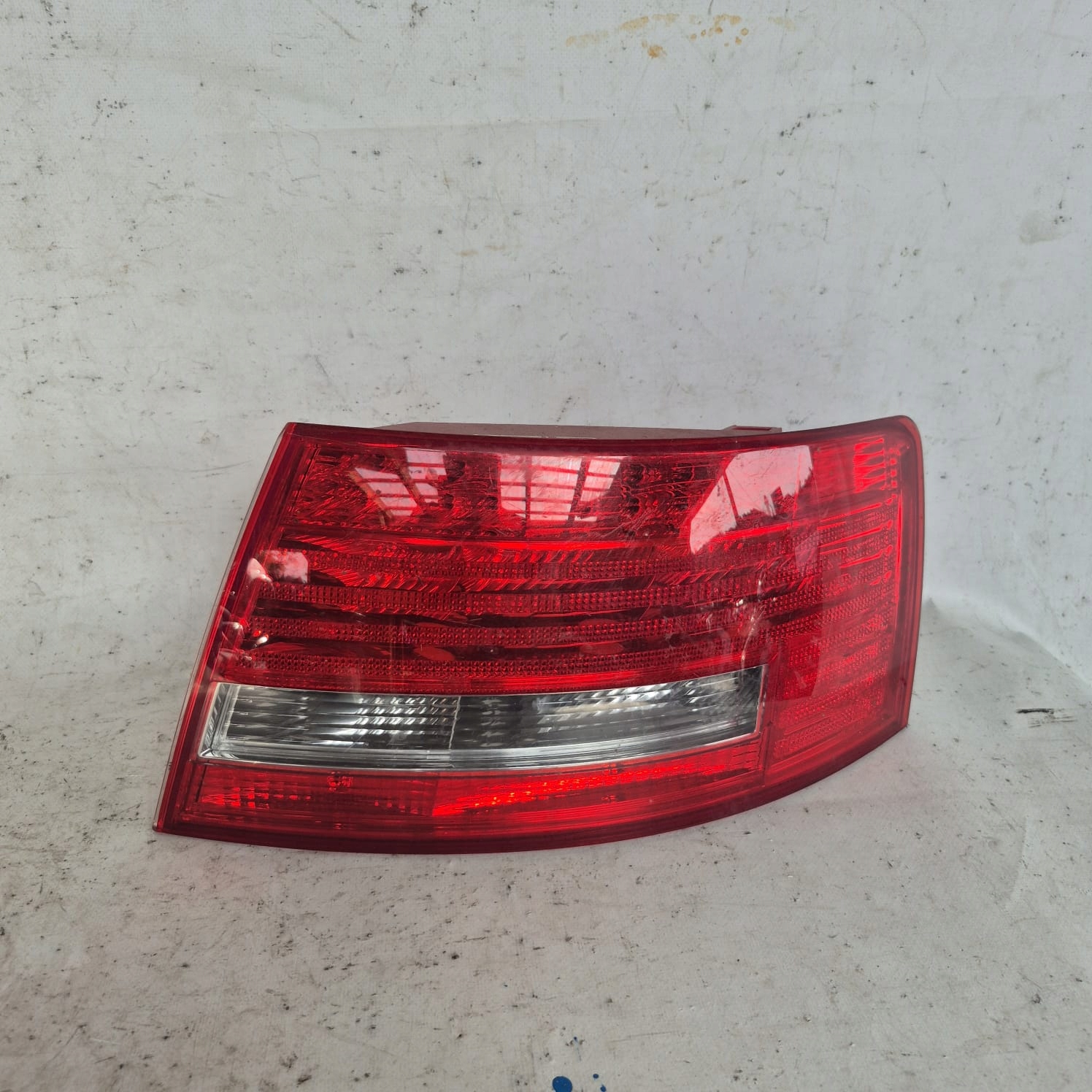AUDI A6 C6 04- sedan light rear right rear part 4F5945095D