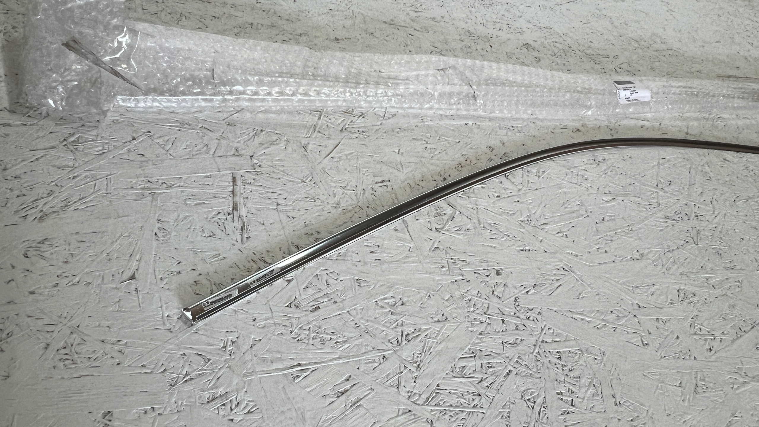 VW TOUAREG 7P0 LISTWA CHROM DRZWI LEWY PRZÓD 7P0853985 NOWA Strona zabudowy przód - lewa