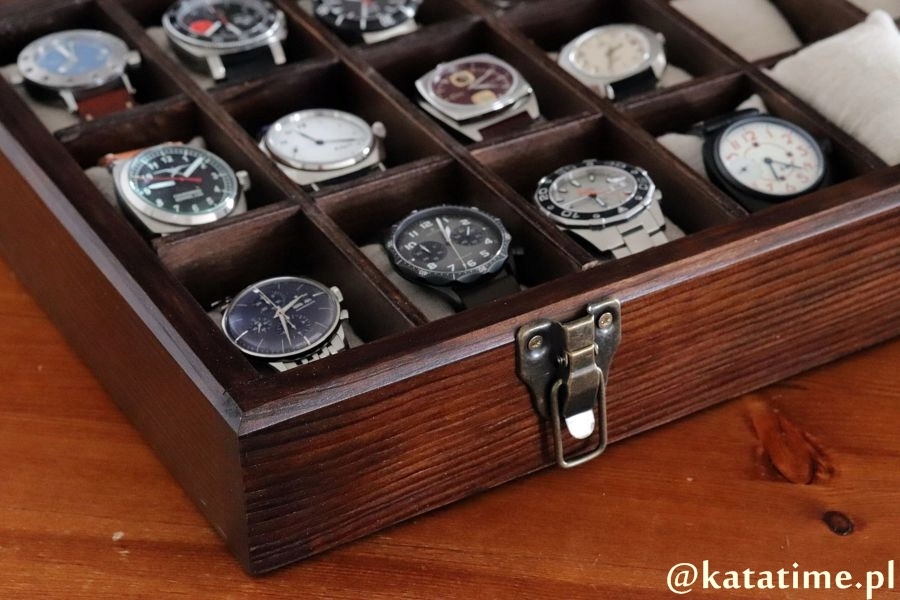 SKRZYNECZKA KASETKA PUDEŁKO BOX NA 24 ZEGARKI DREWNIANA ROBIONA RĘCZNIE Liczba miejsc na zegarki 24
