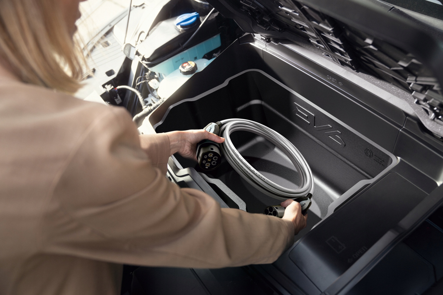 Mata przedniego bagażnika Kia EV6 2WD